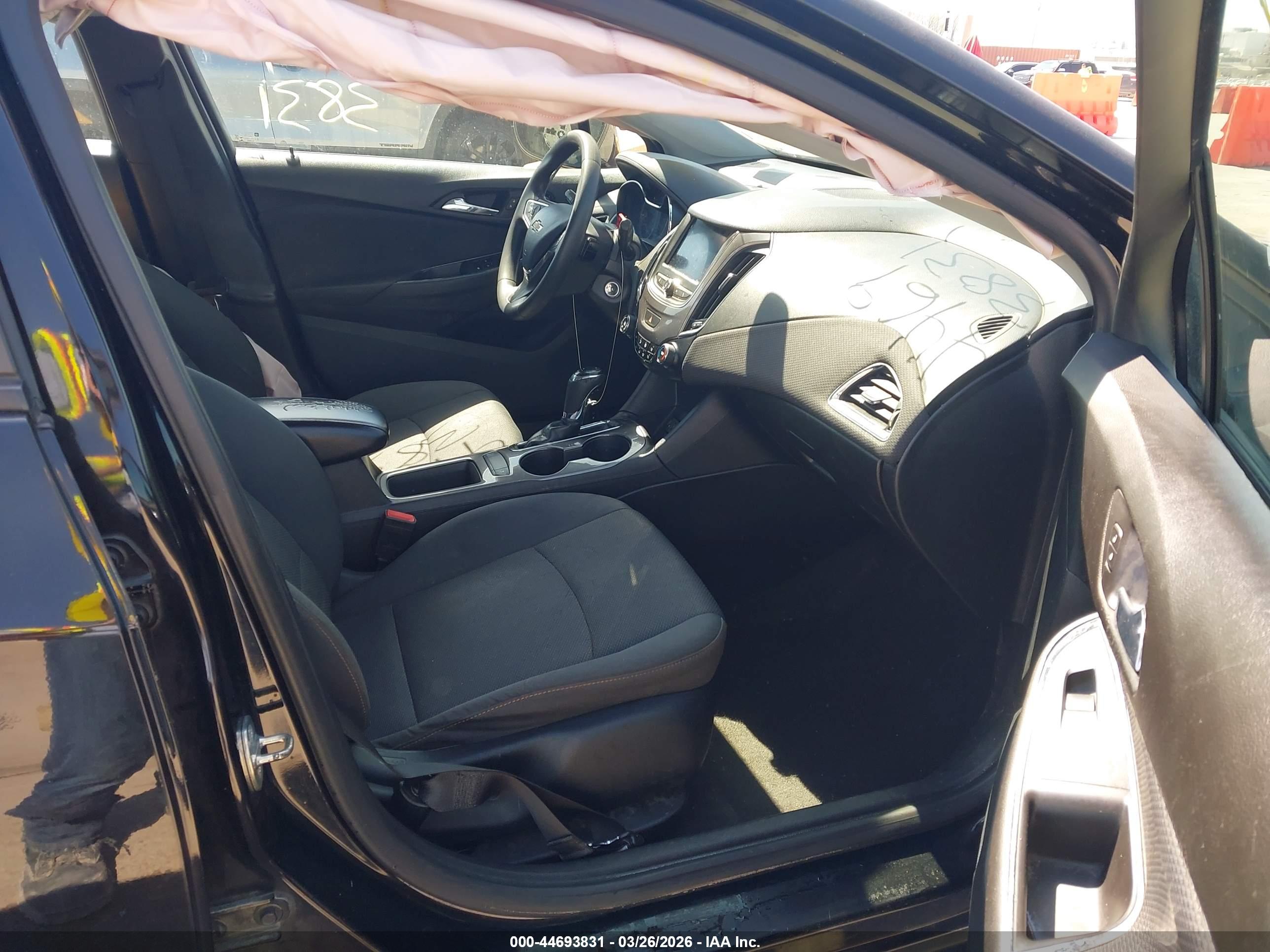 CHEVROLET CRUZE image 5