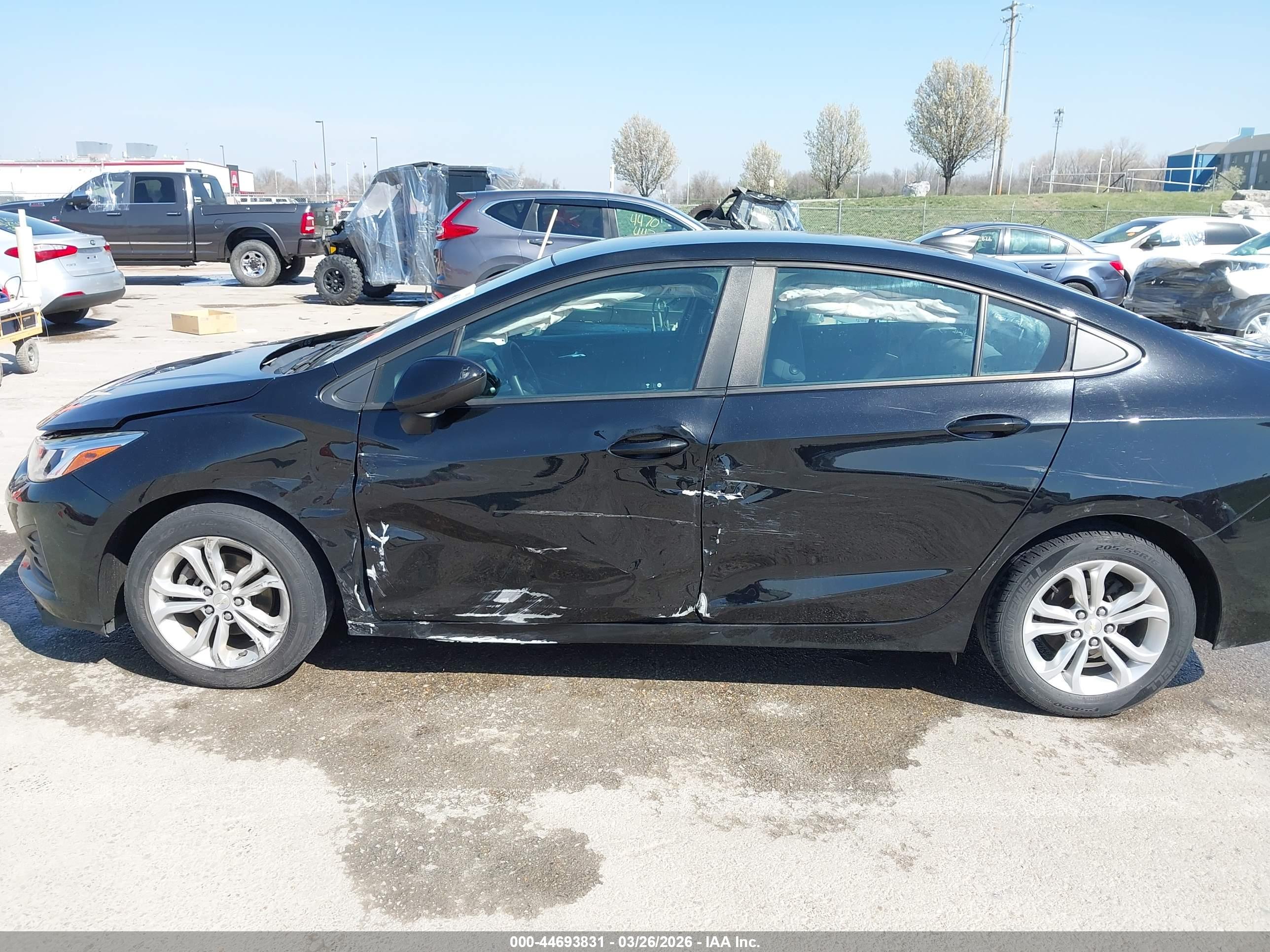 CHEVROLET CRUZE image 6