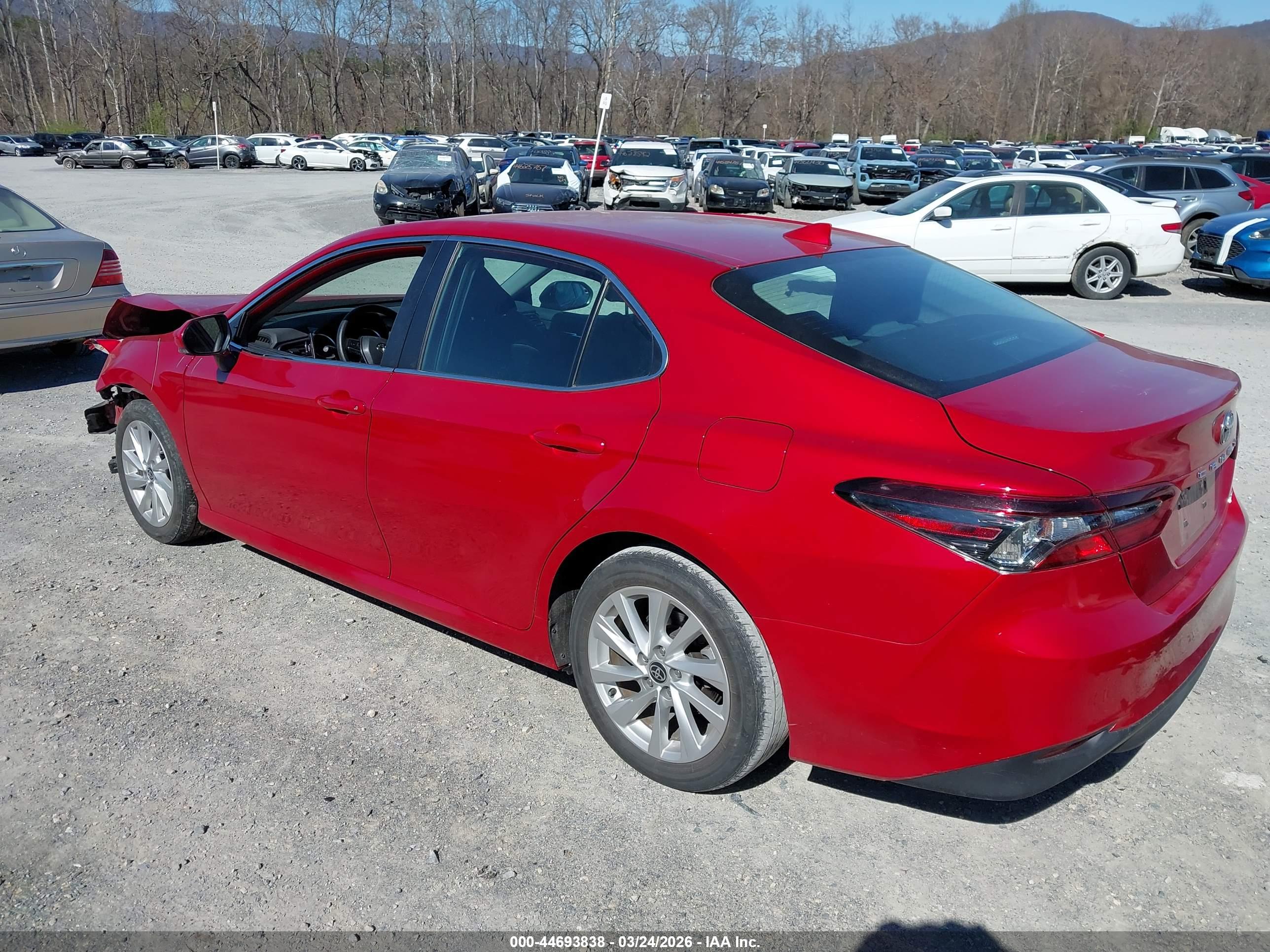 TOYOTA CAMRY image 3