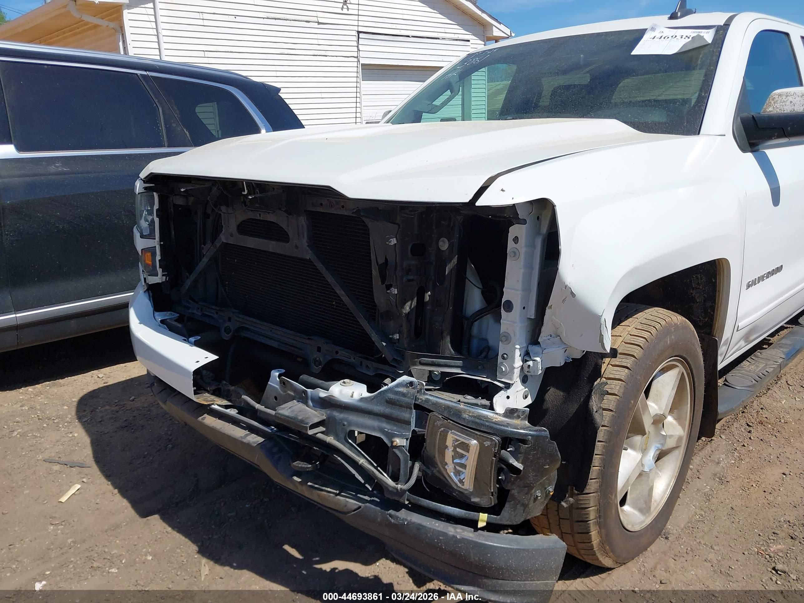 CHEVROLET SILVERADO image 6