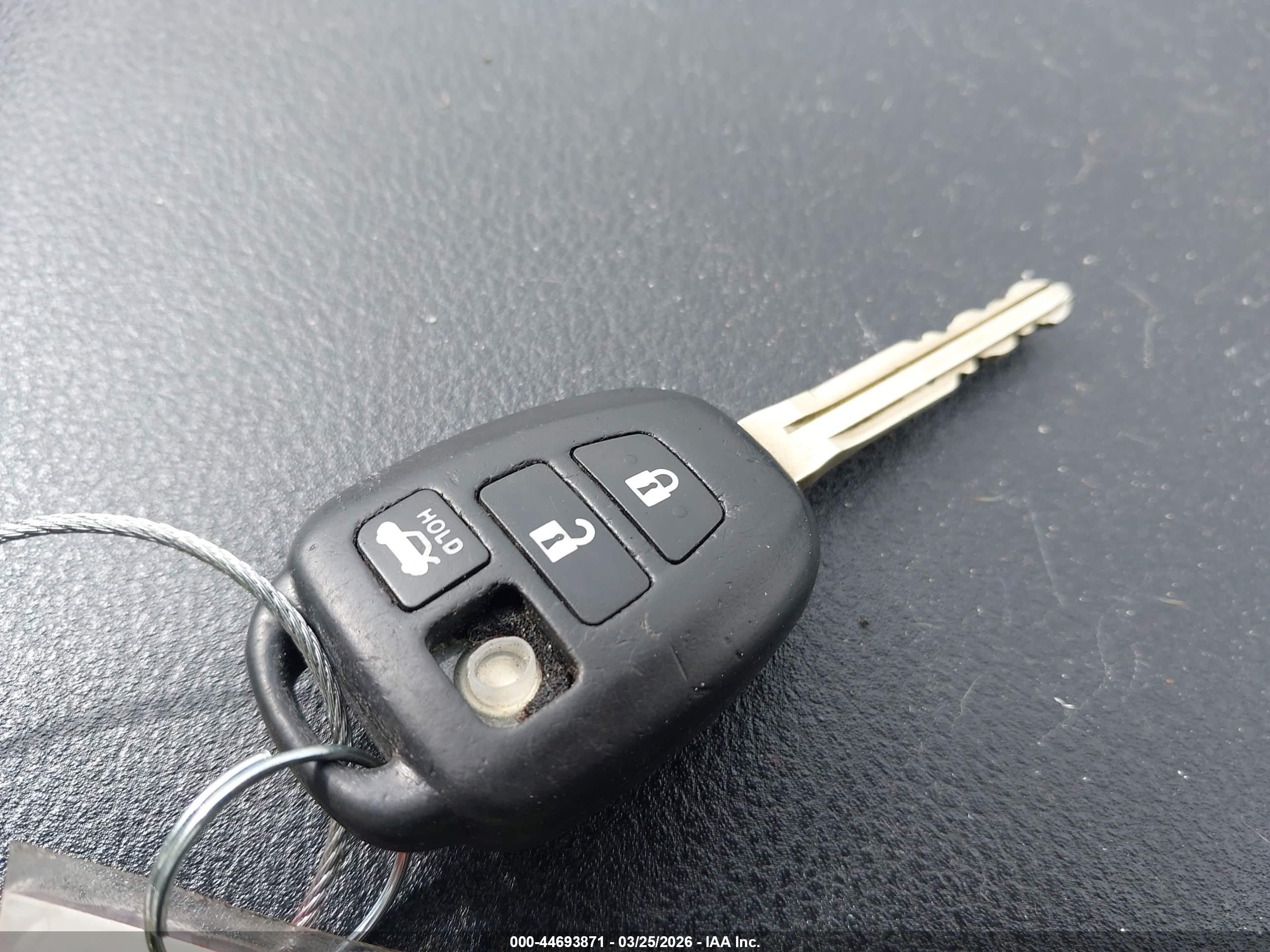 TOYOTA RAV4 image 11