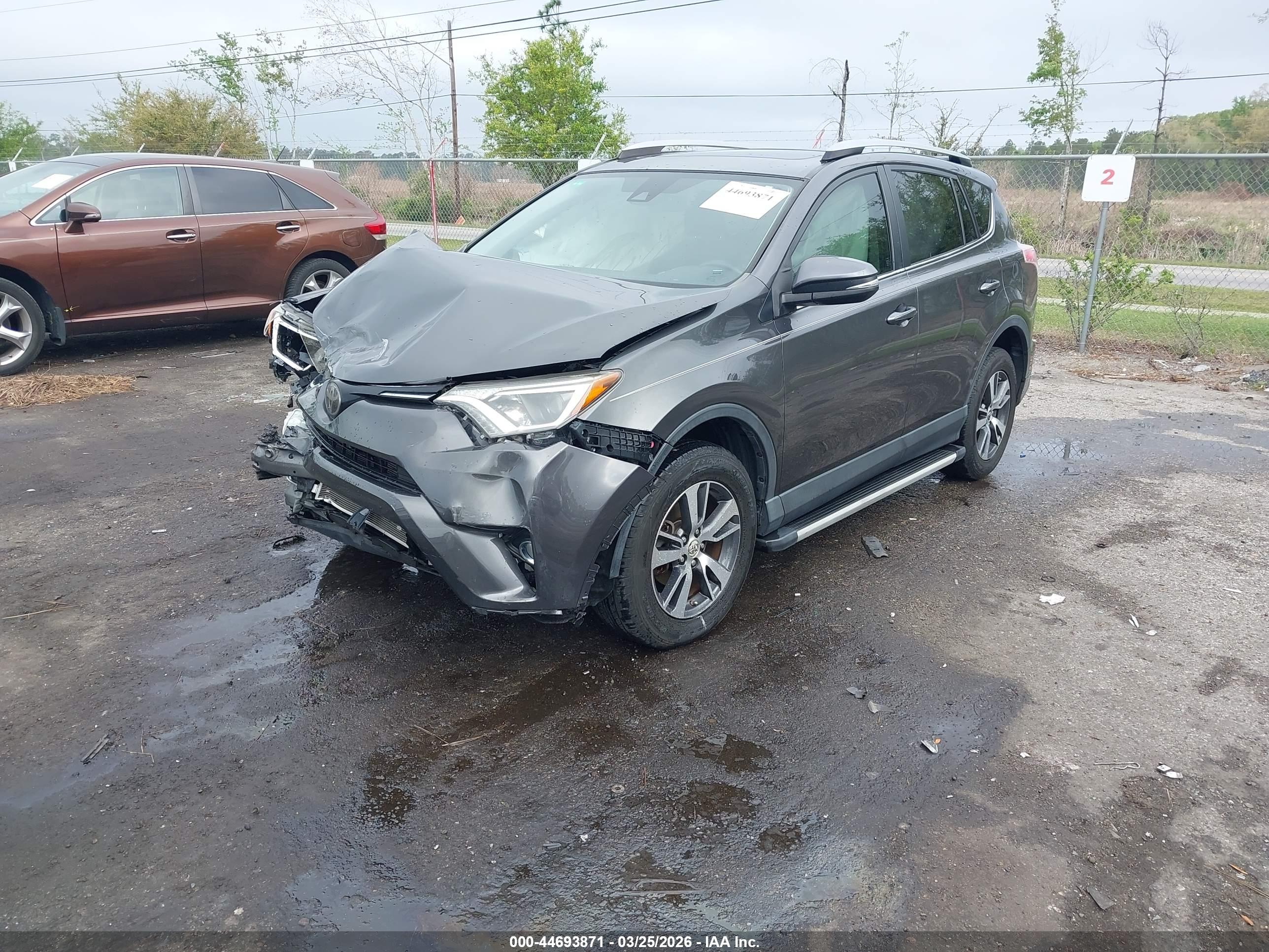TOYOTA RAV4 image 2