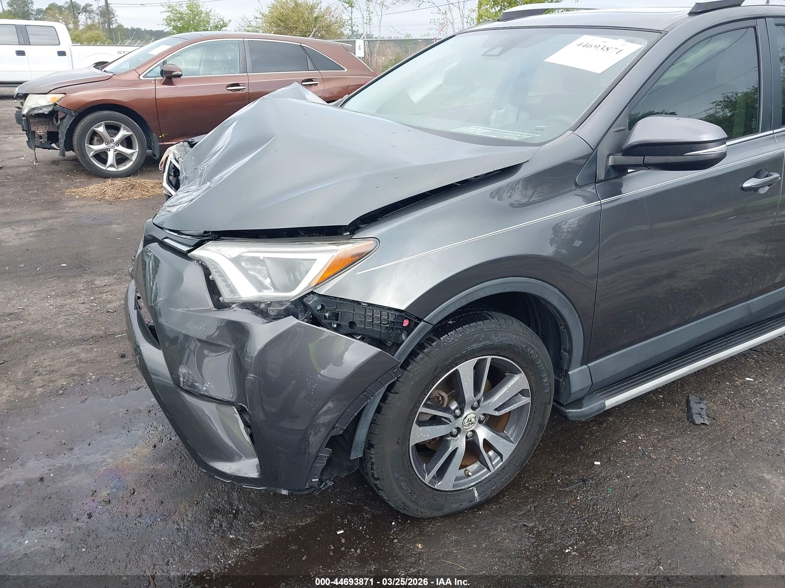 TOYOTA RAV4 image 6