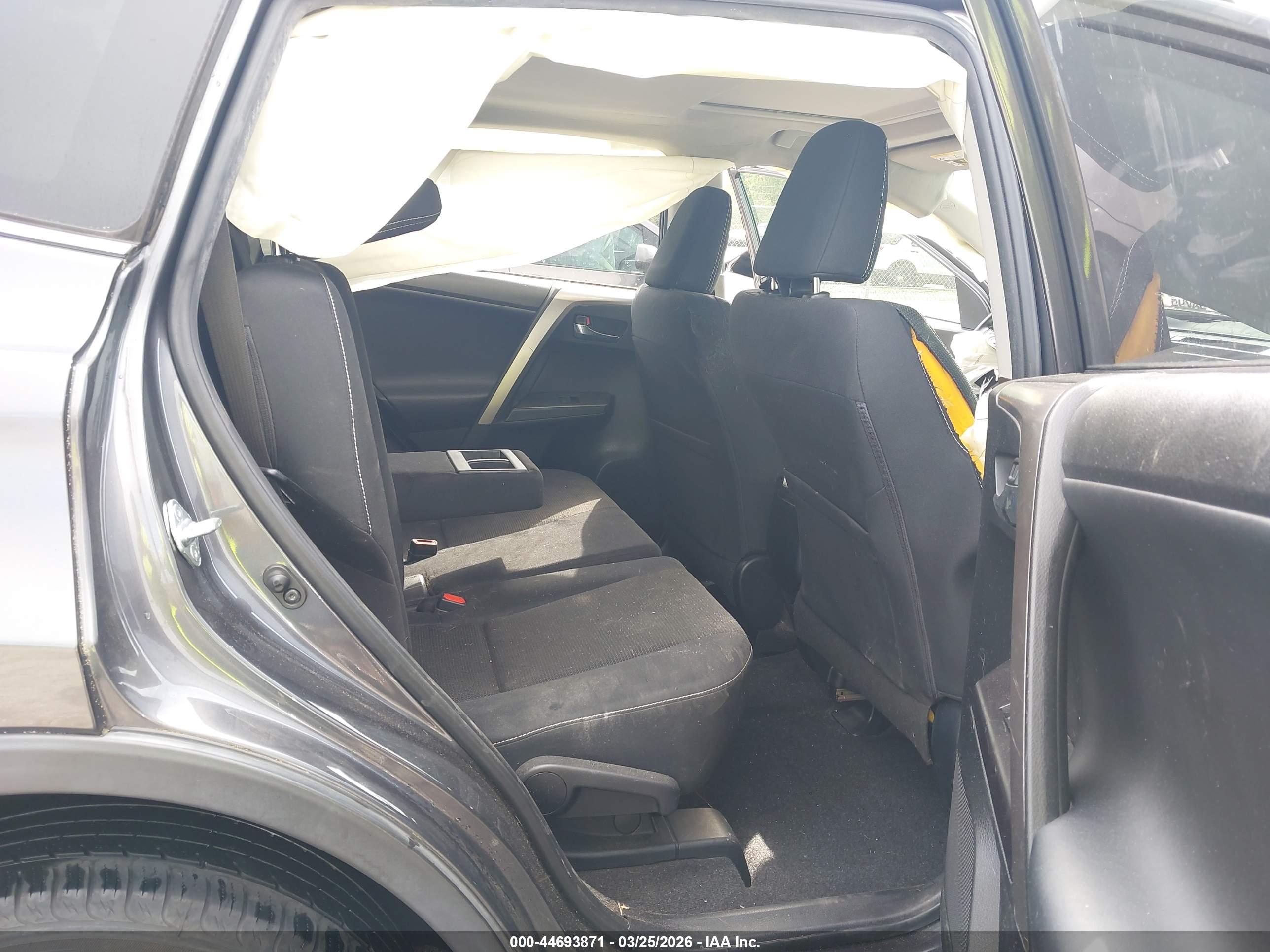 TOYOTA RAV4 image 8