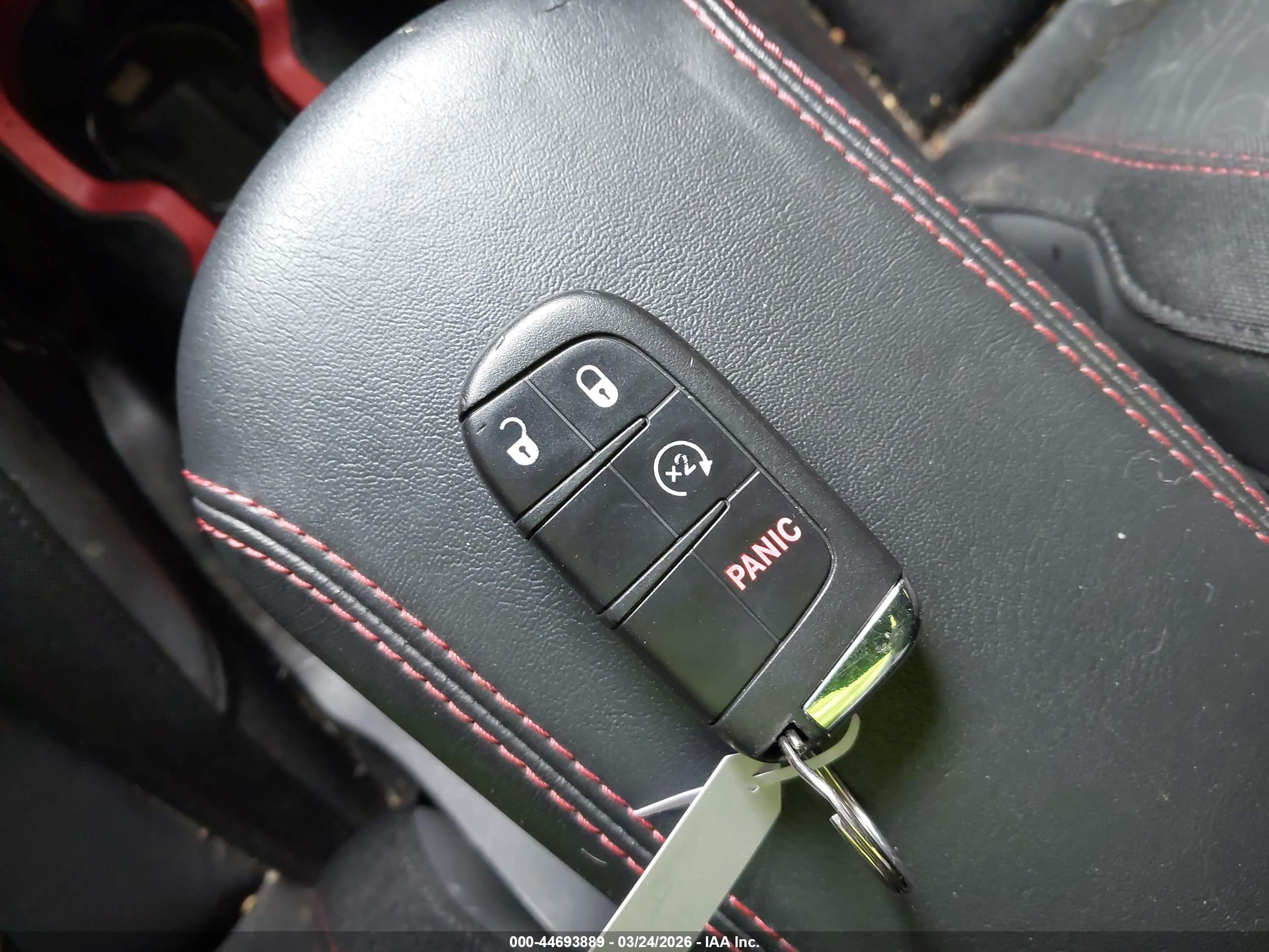 JEEP RENEGADE image 11