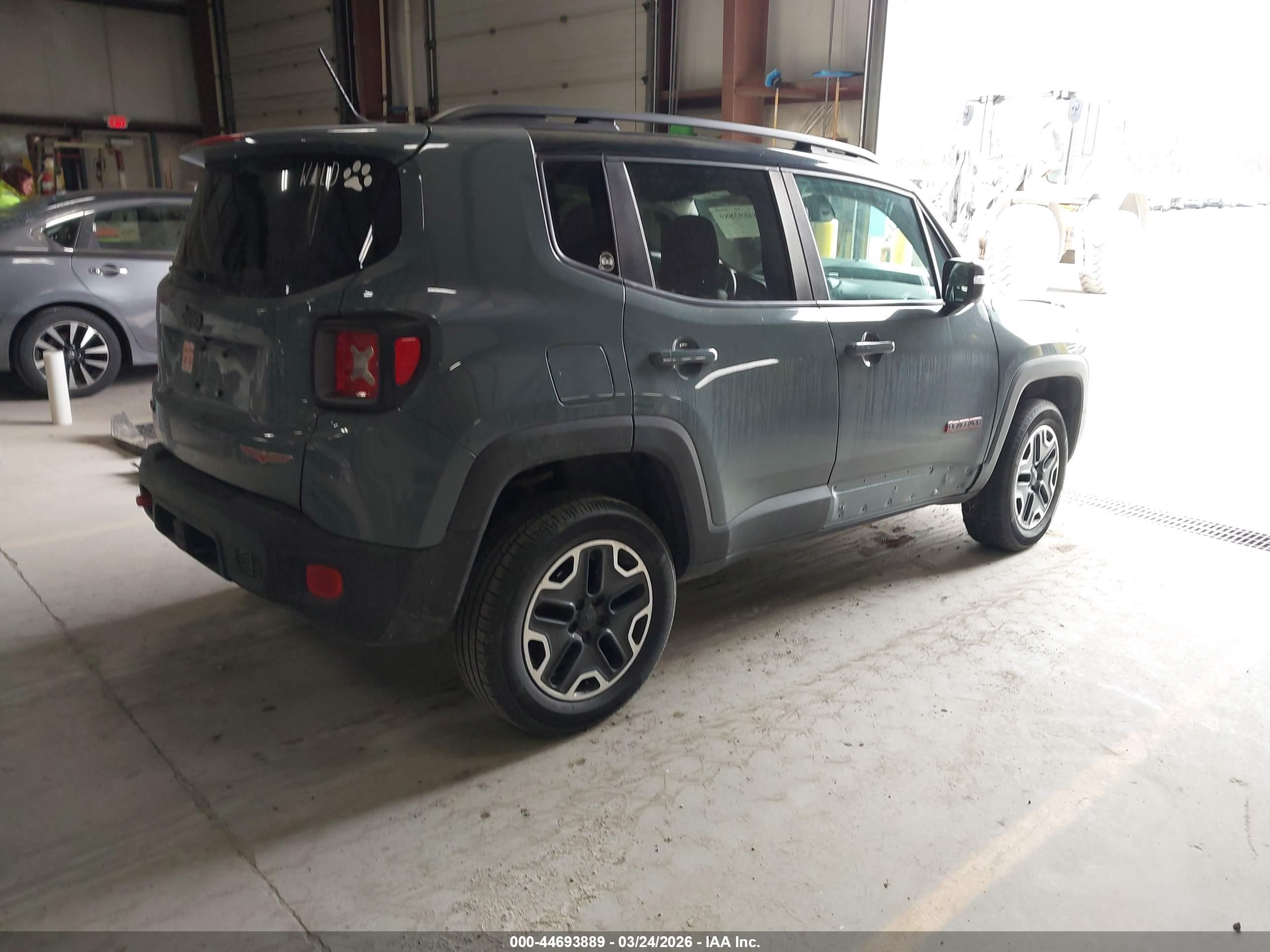 JEEP RENEGADE image 4
