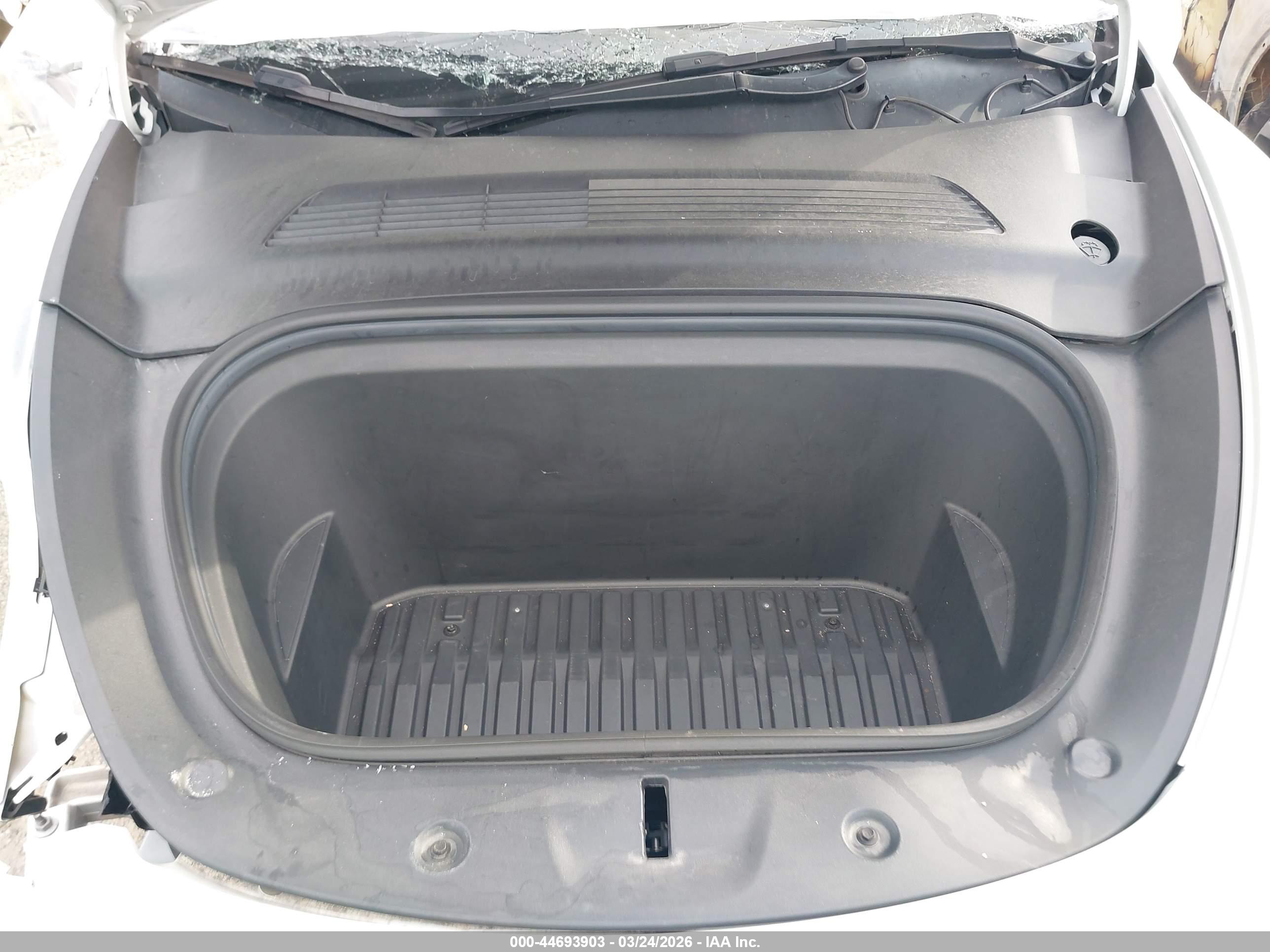 TESLA MODEL image 10