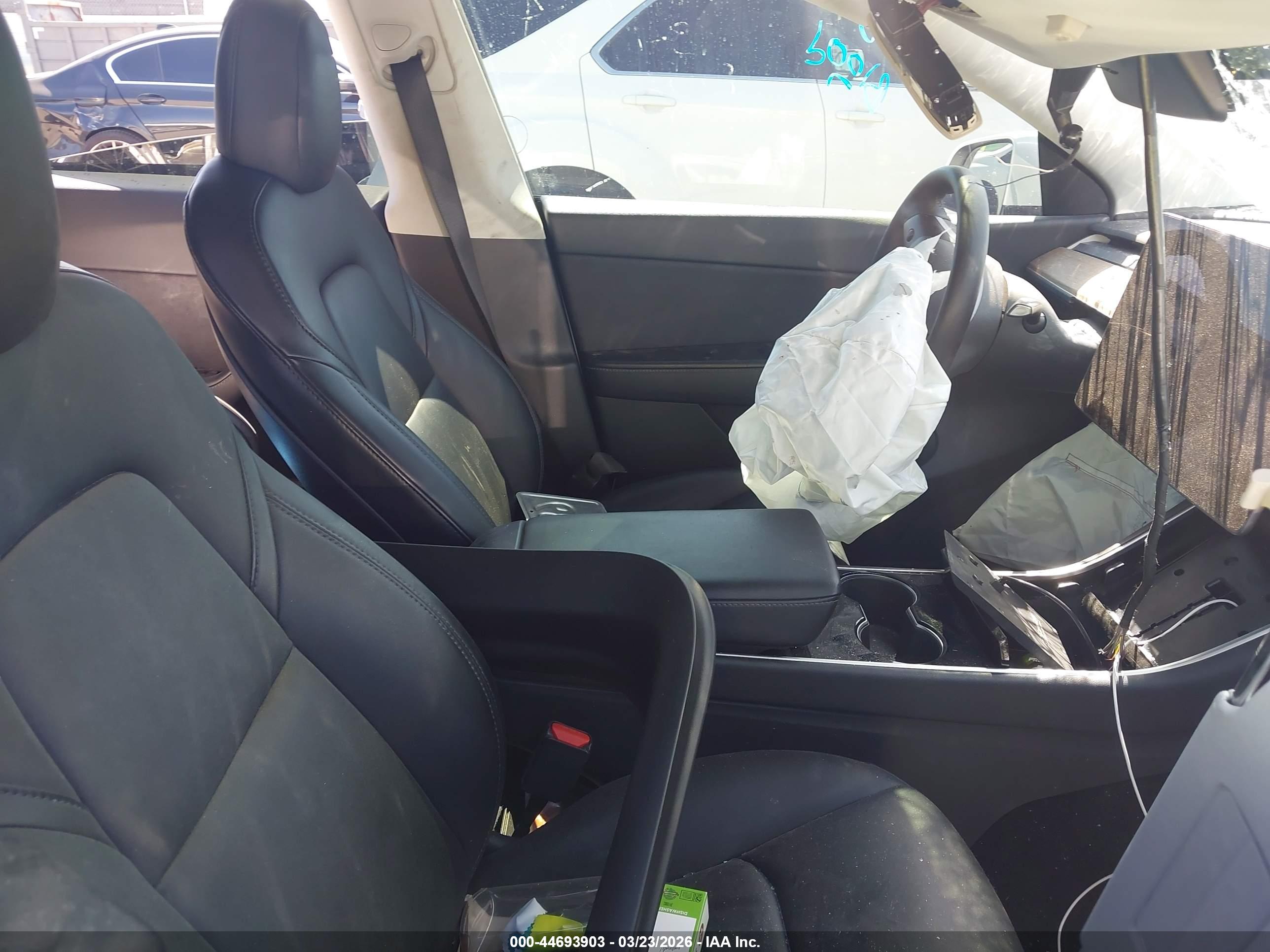 TESLA MODEL image 5