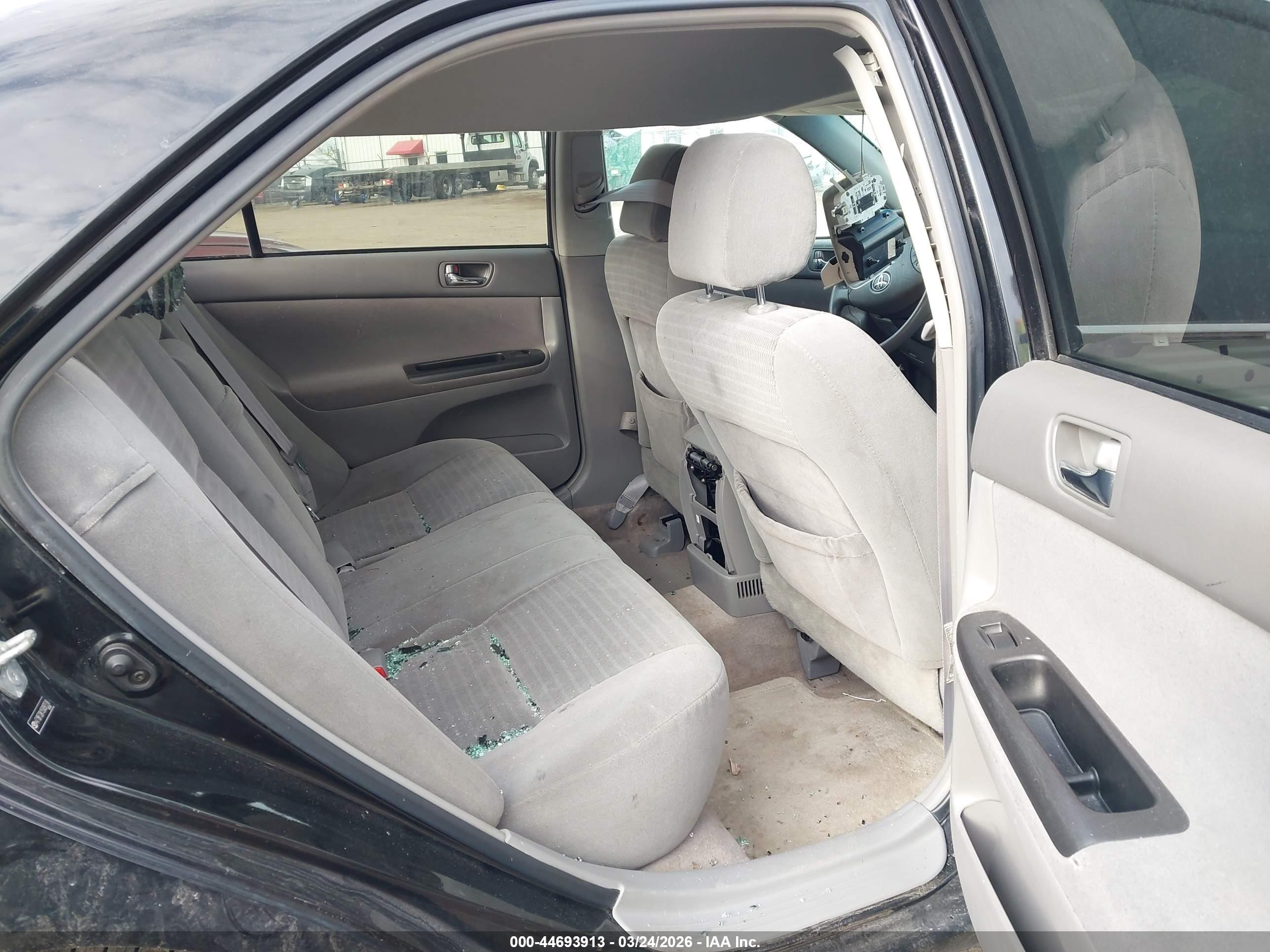 TOYOTA CAMRY image 8