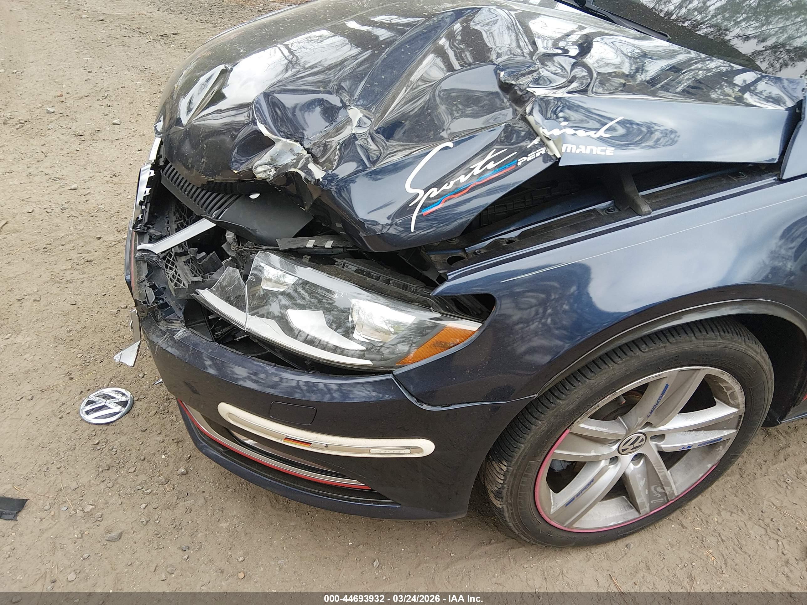 VOLKSWAGEN CC image 6