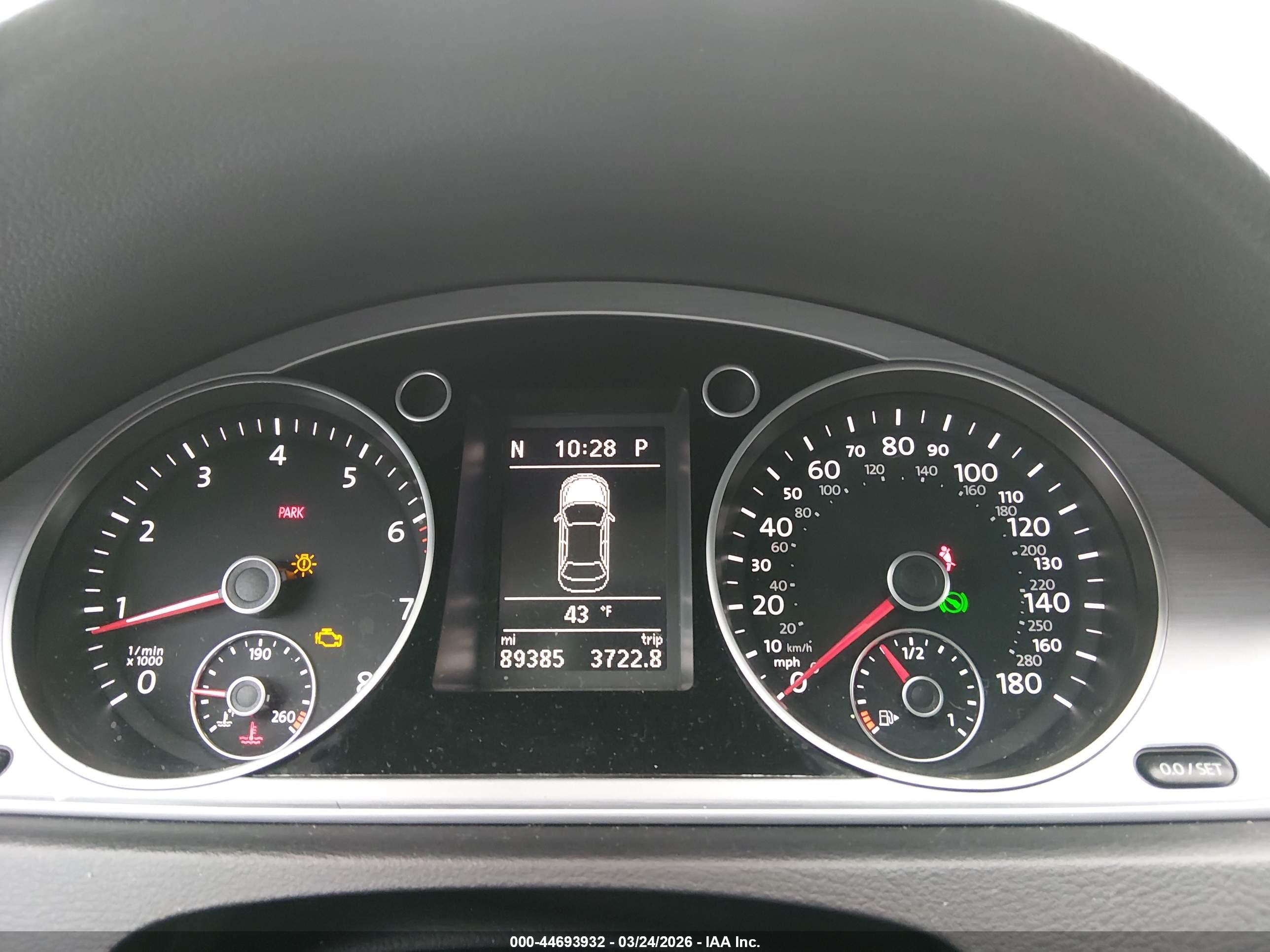 VOLKSWAGEN CC image 7