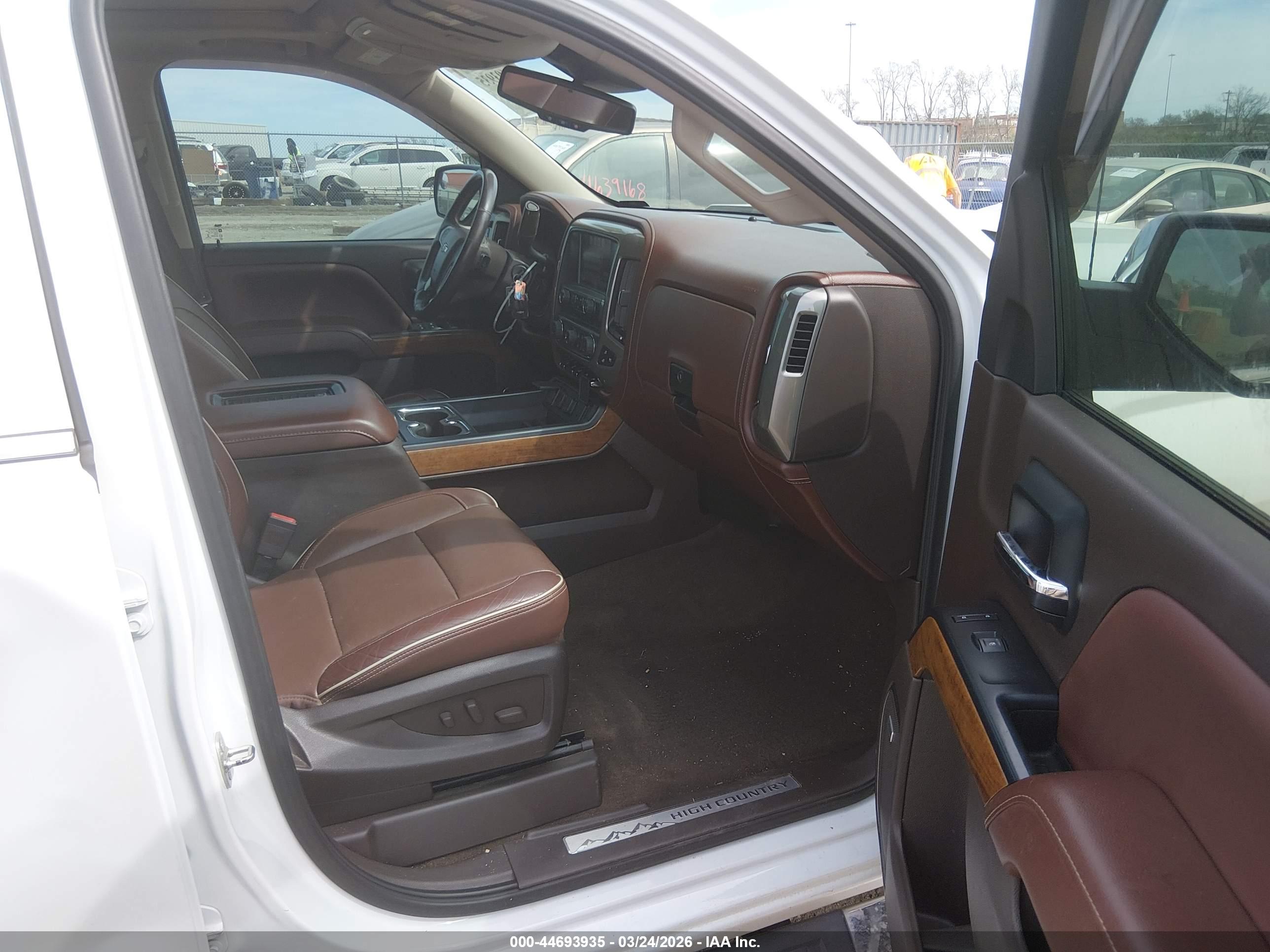 CHEVROLET SILVERADO image 5