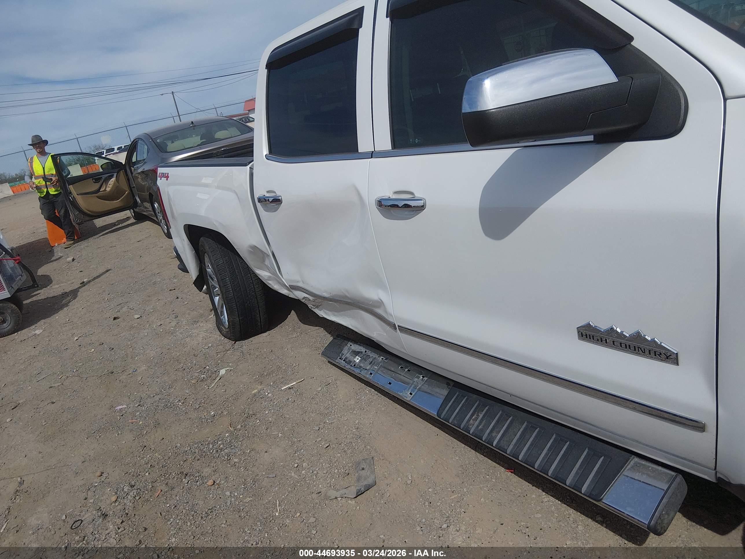 CHEVROLET SILVERADO image 6