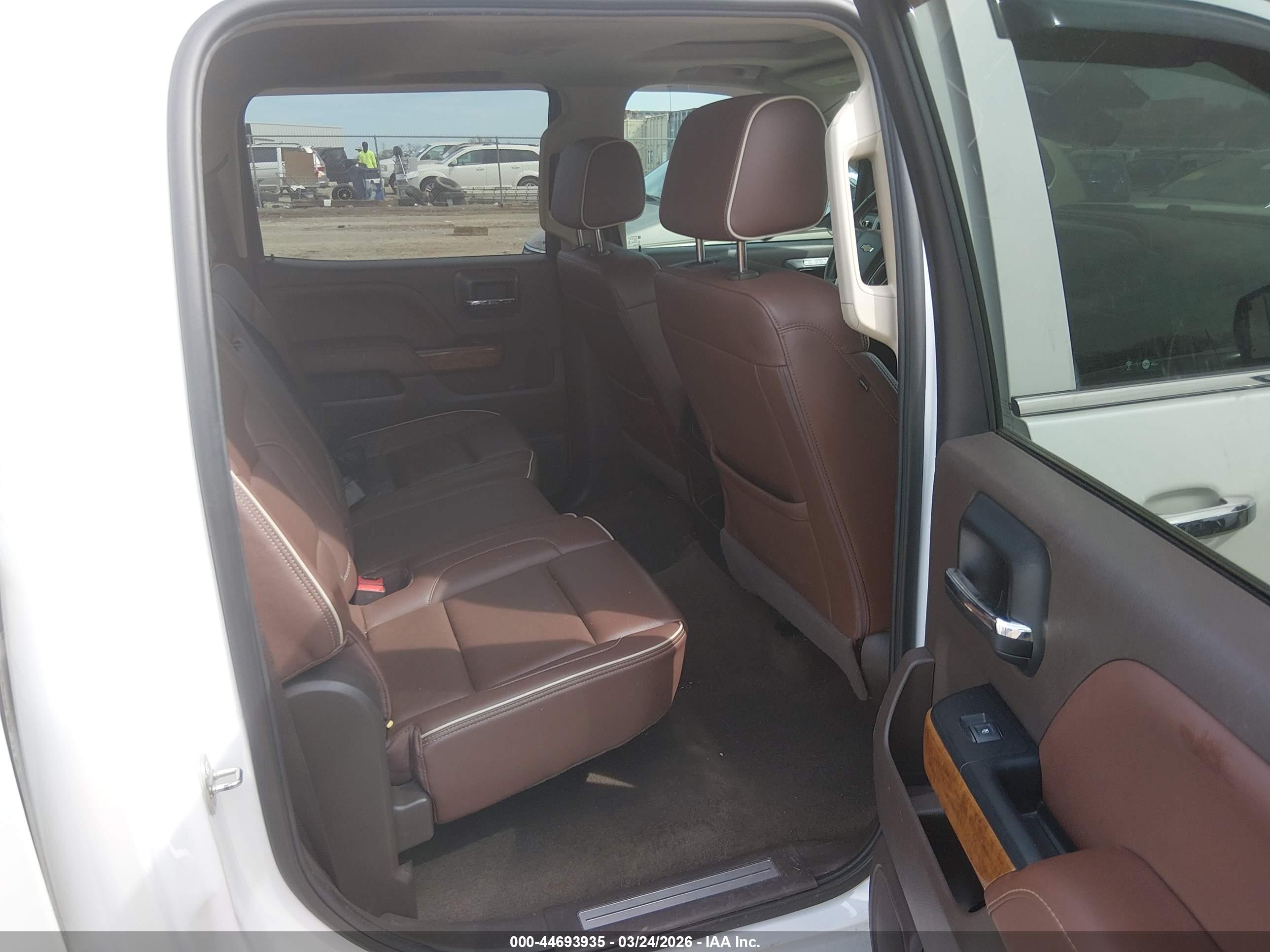 CHEVROLET SILVERADO image 8