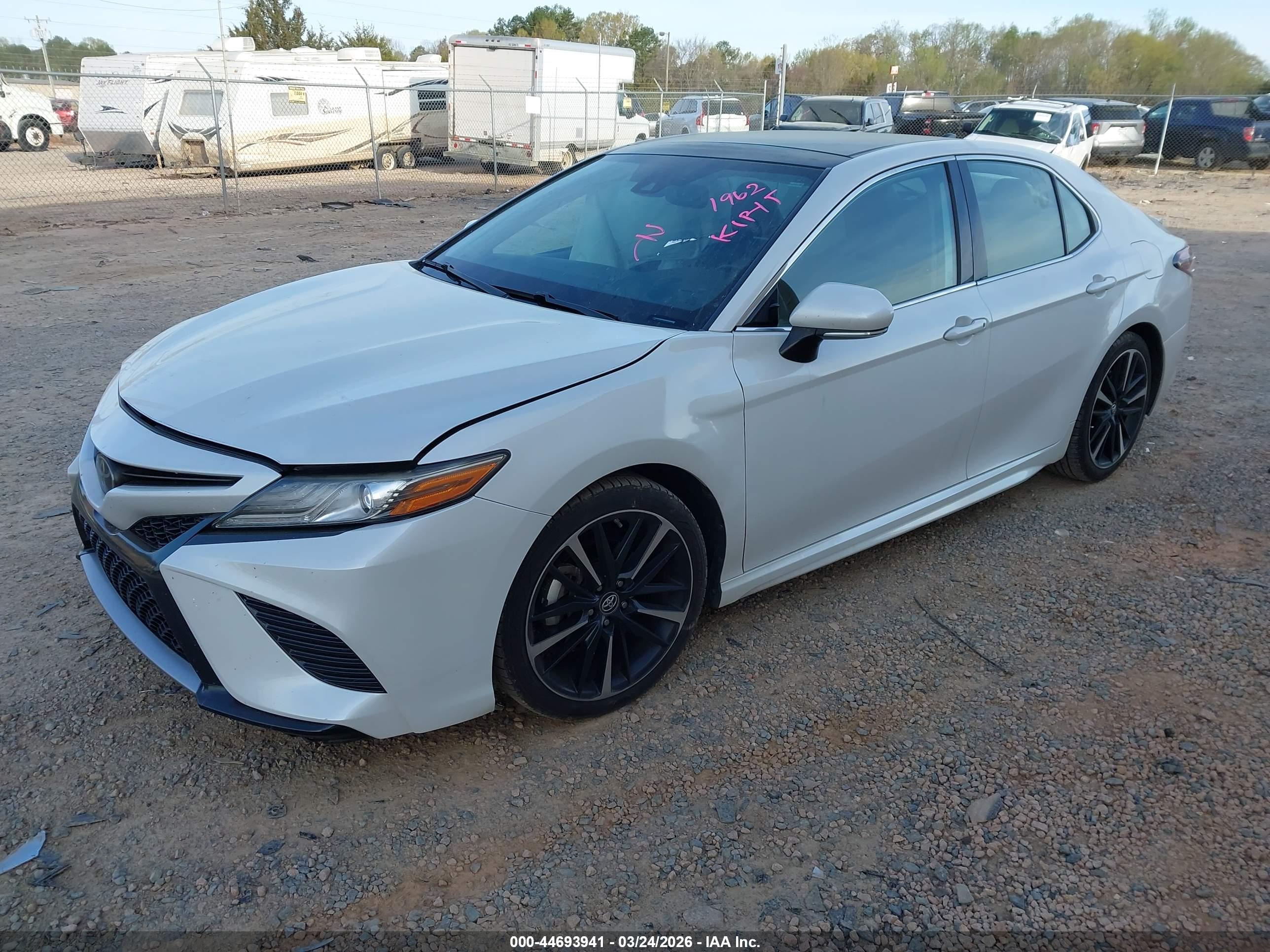 TOYOTA CAMRY image 2