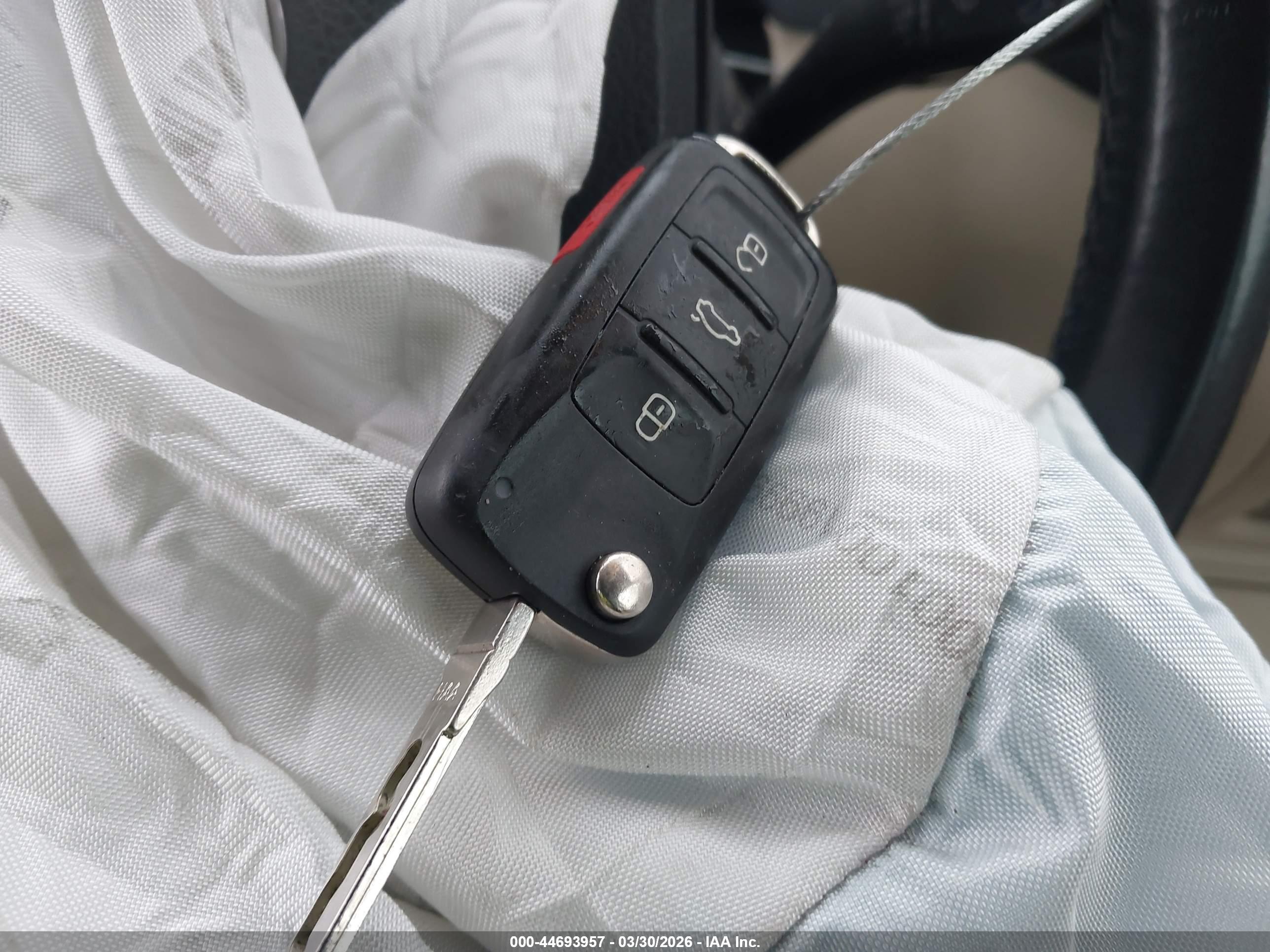 VOLKSWAGEN TIGUAN image 11
