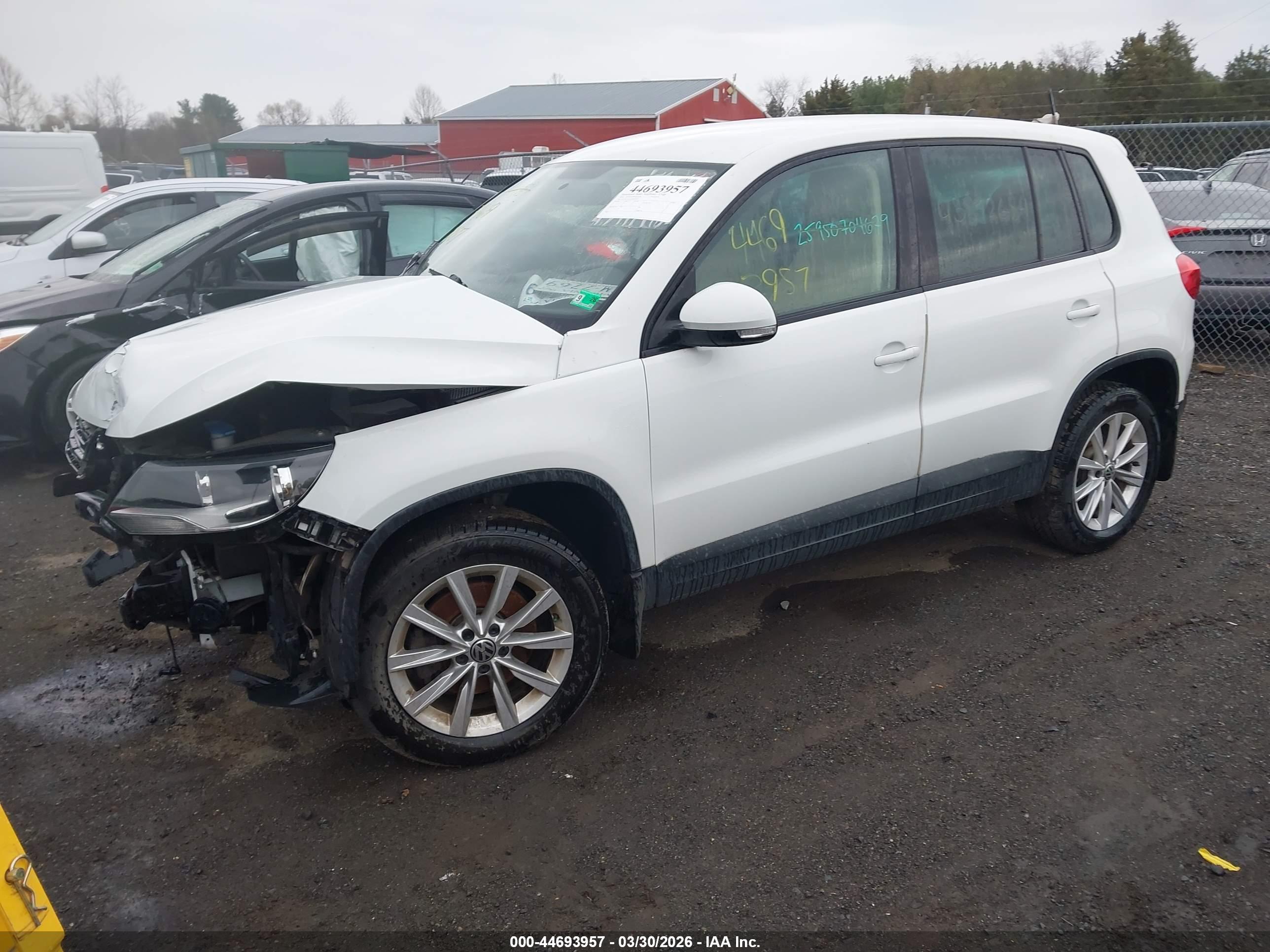 VOLKSWAGEN TIGUAN image 2