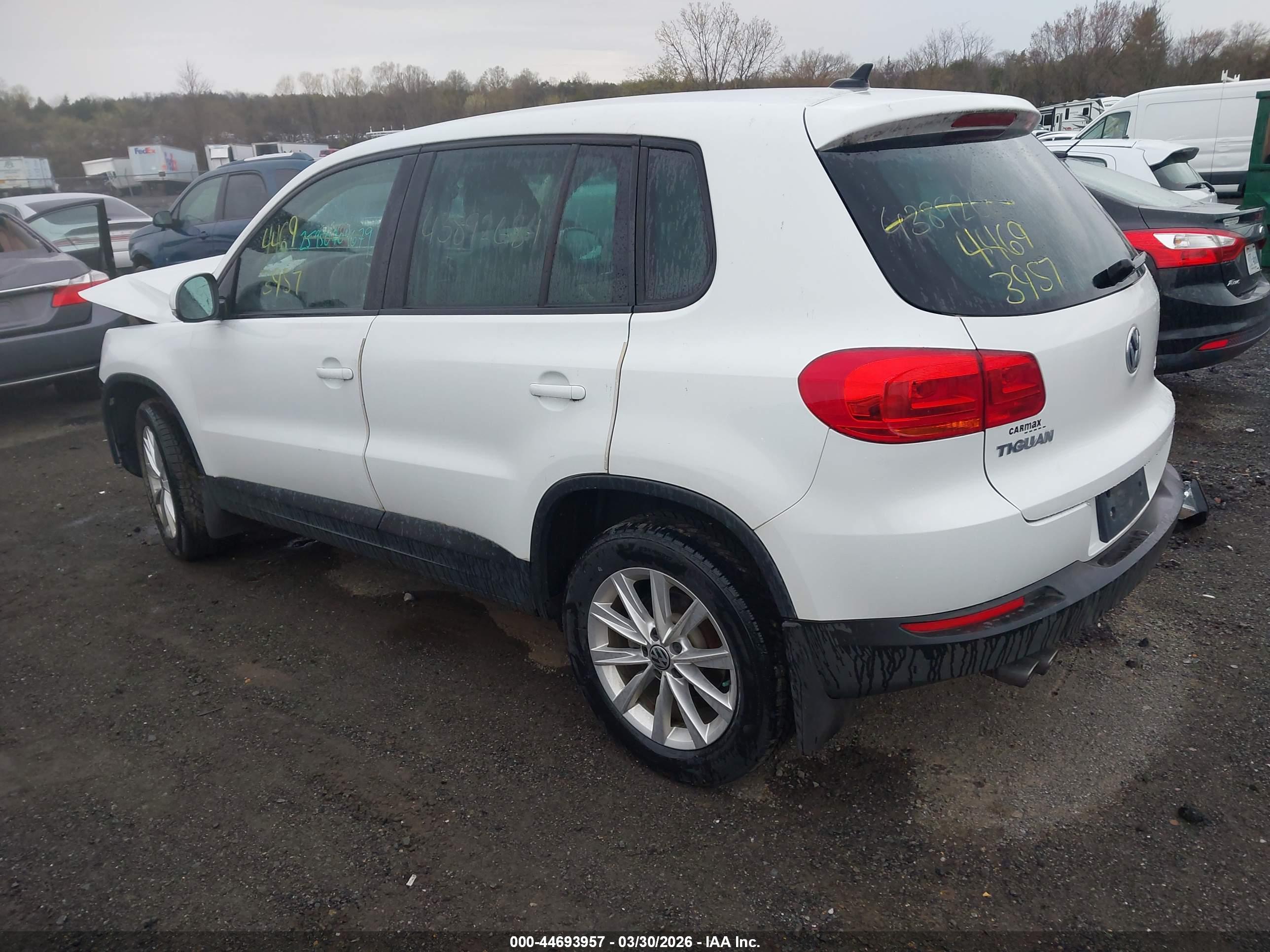 VOLKSWAGEN TIGUAN image 3