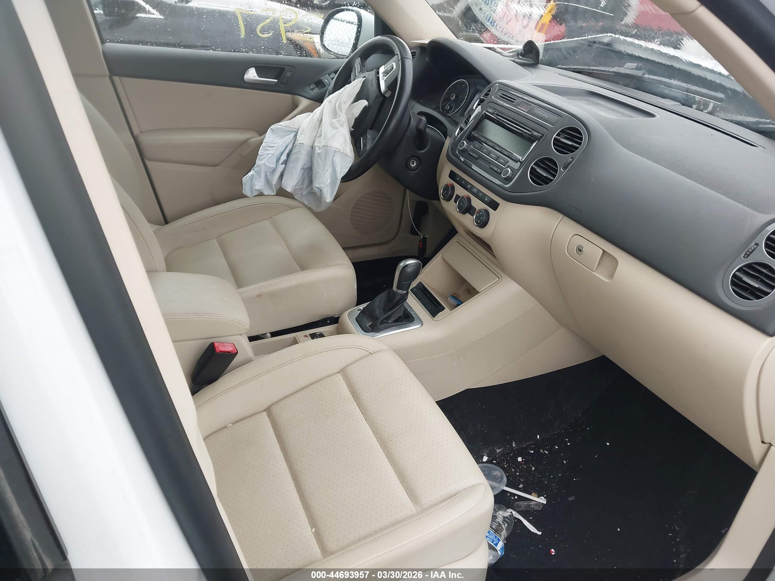 VOLKSWAGEN TIGUAN image 5