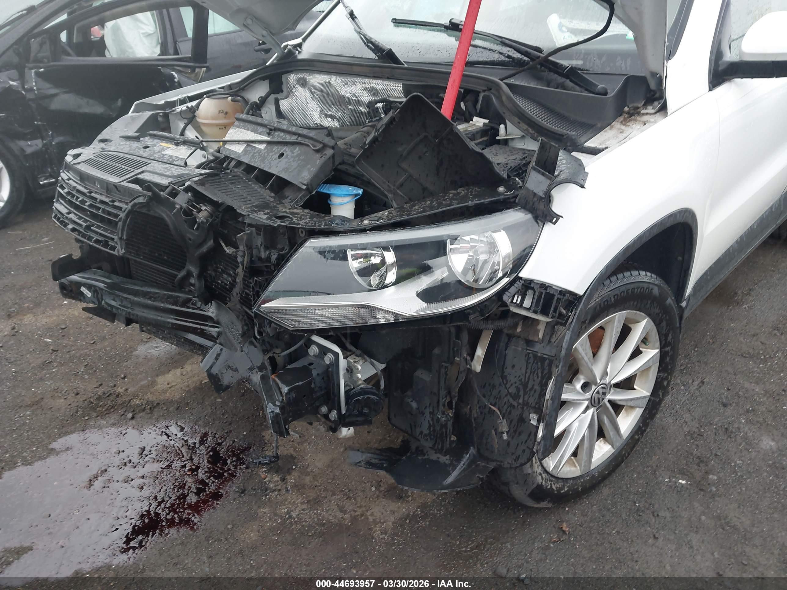 VOLKSWAGEN TIGUAN image 6
