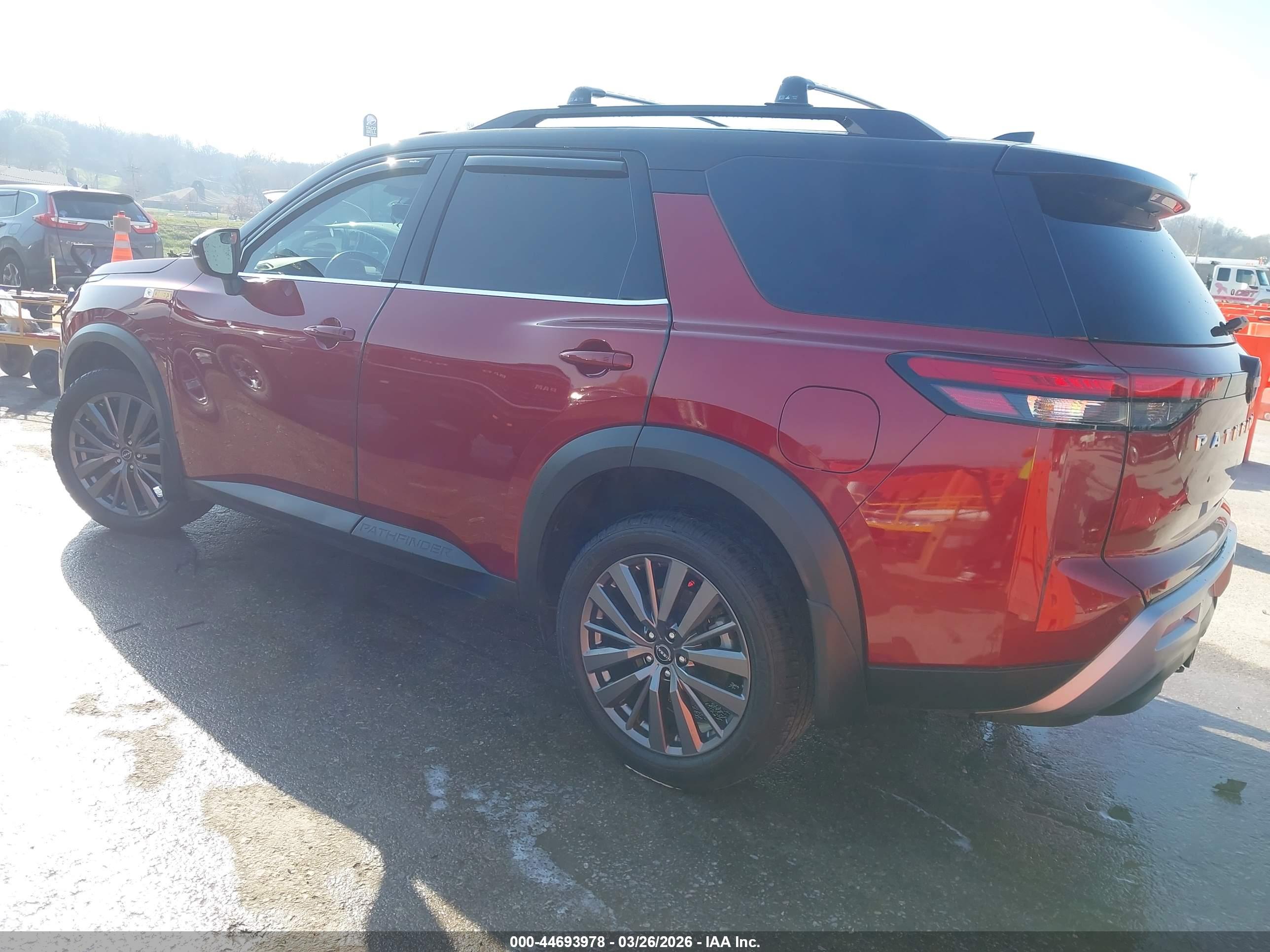 NISSAN PATHFINDER image 3