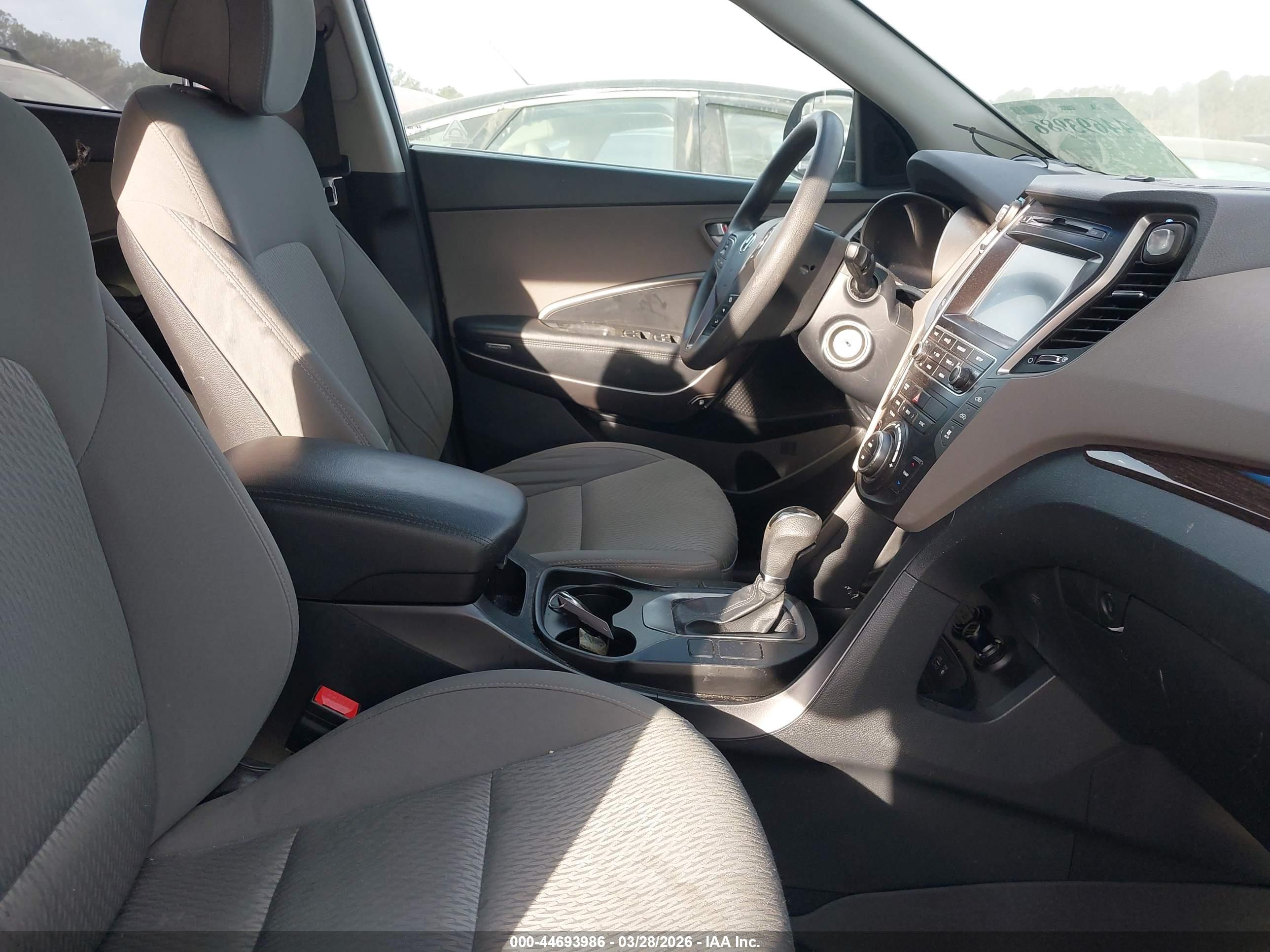 HYUNDAI SANTA image 5