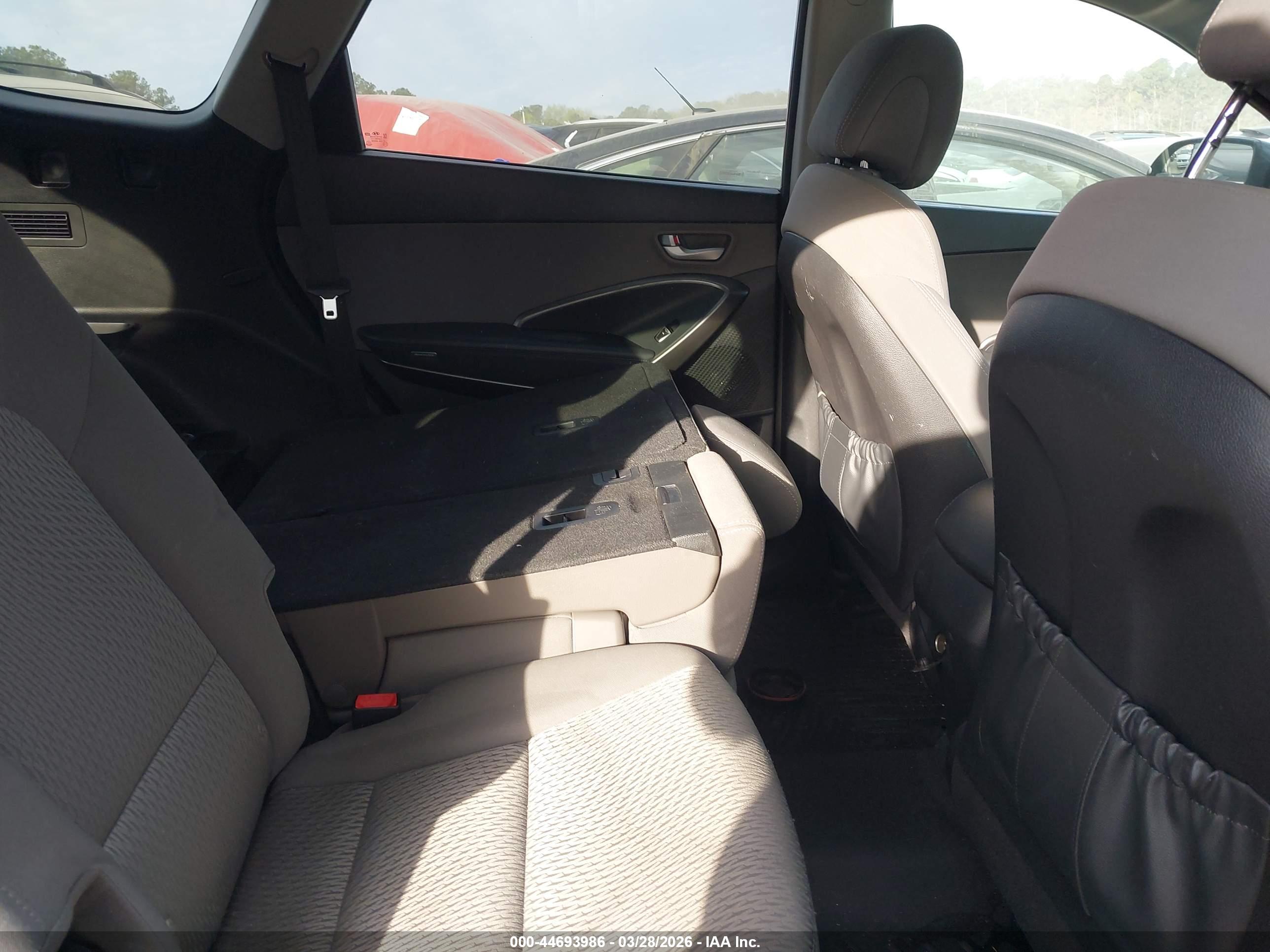 HYUNDAI SANTA image 8