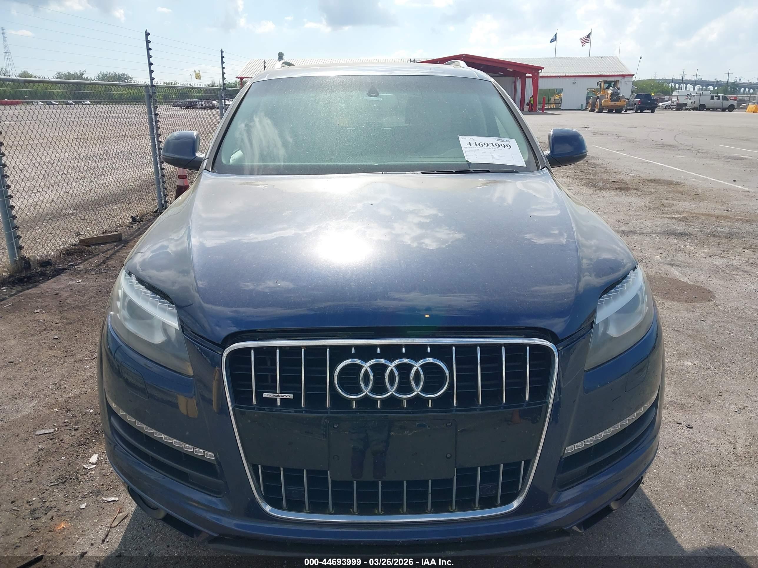 AUDI Q7 image 6