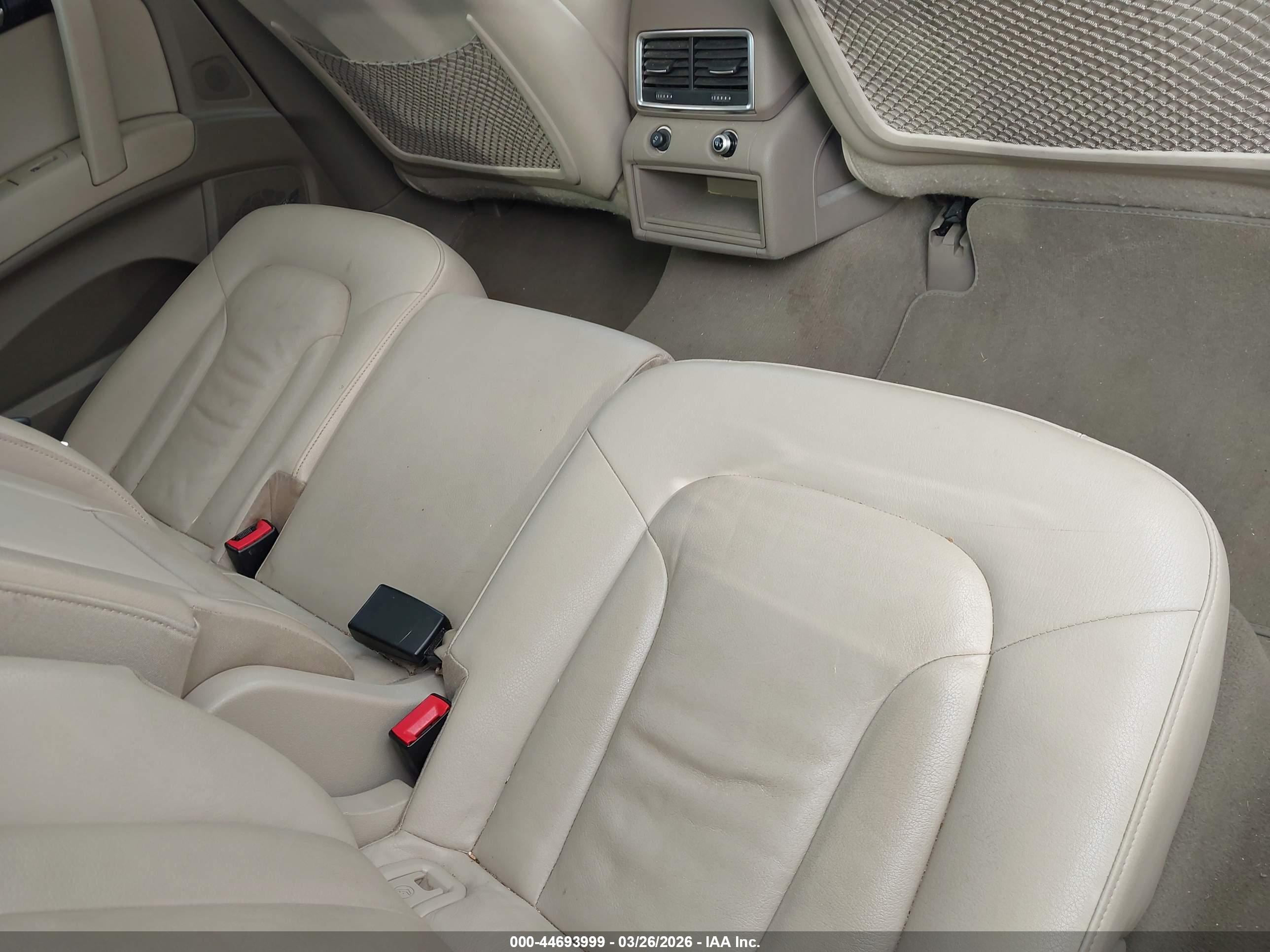 AUDI Q7 image 8