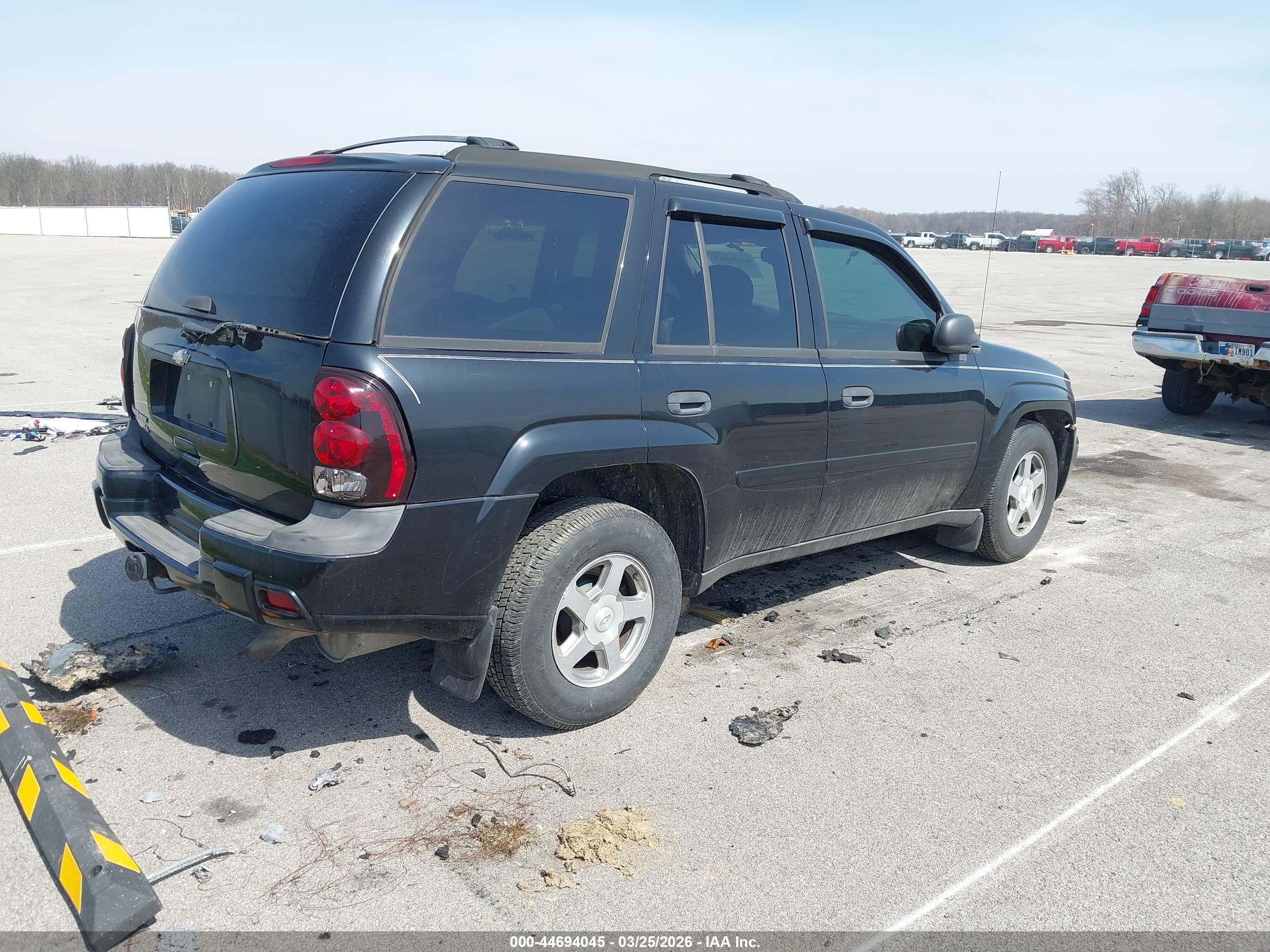 CHEVROLET TRAILBLAZER image 4