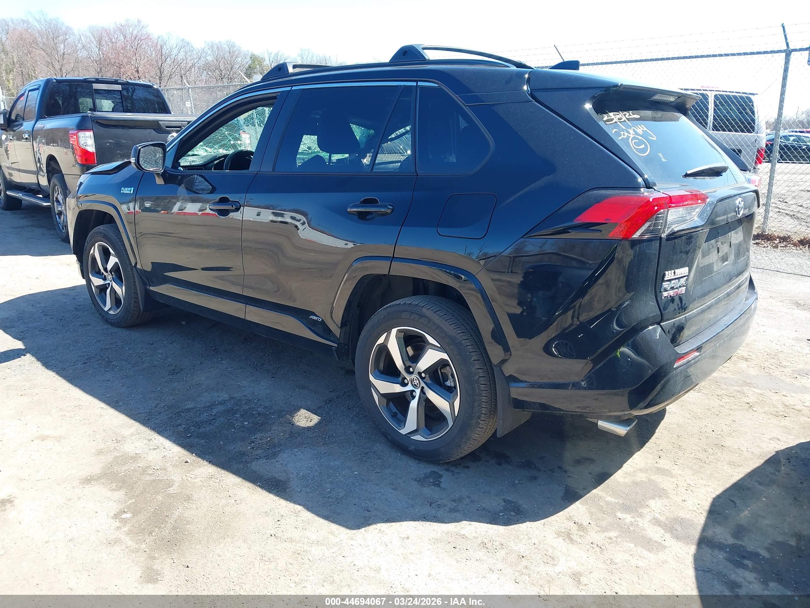 TOYOTA RAV4 image 3
