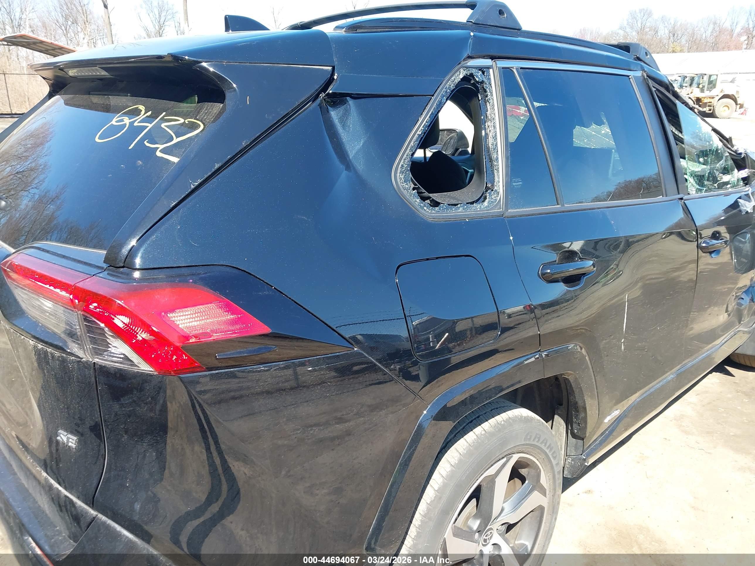 TOYOTA RAV4 image 6