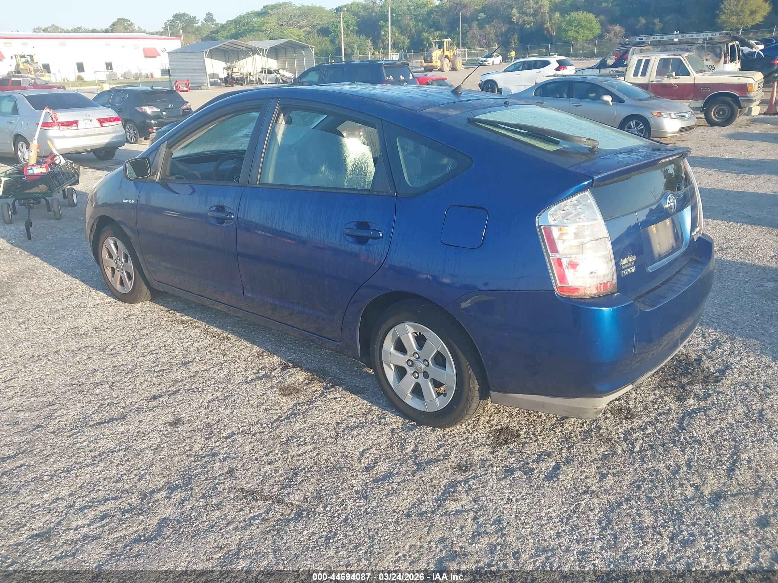 TOYOTA PRIUS image 3