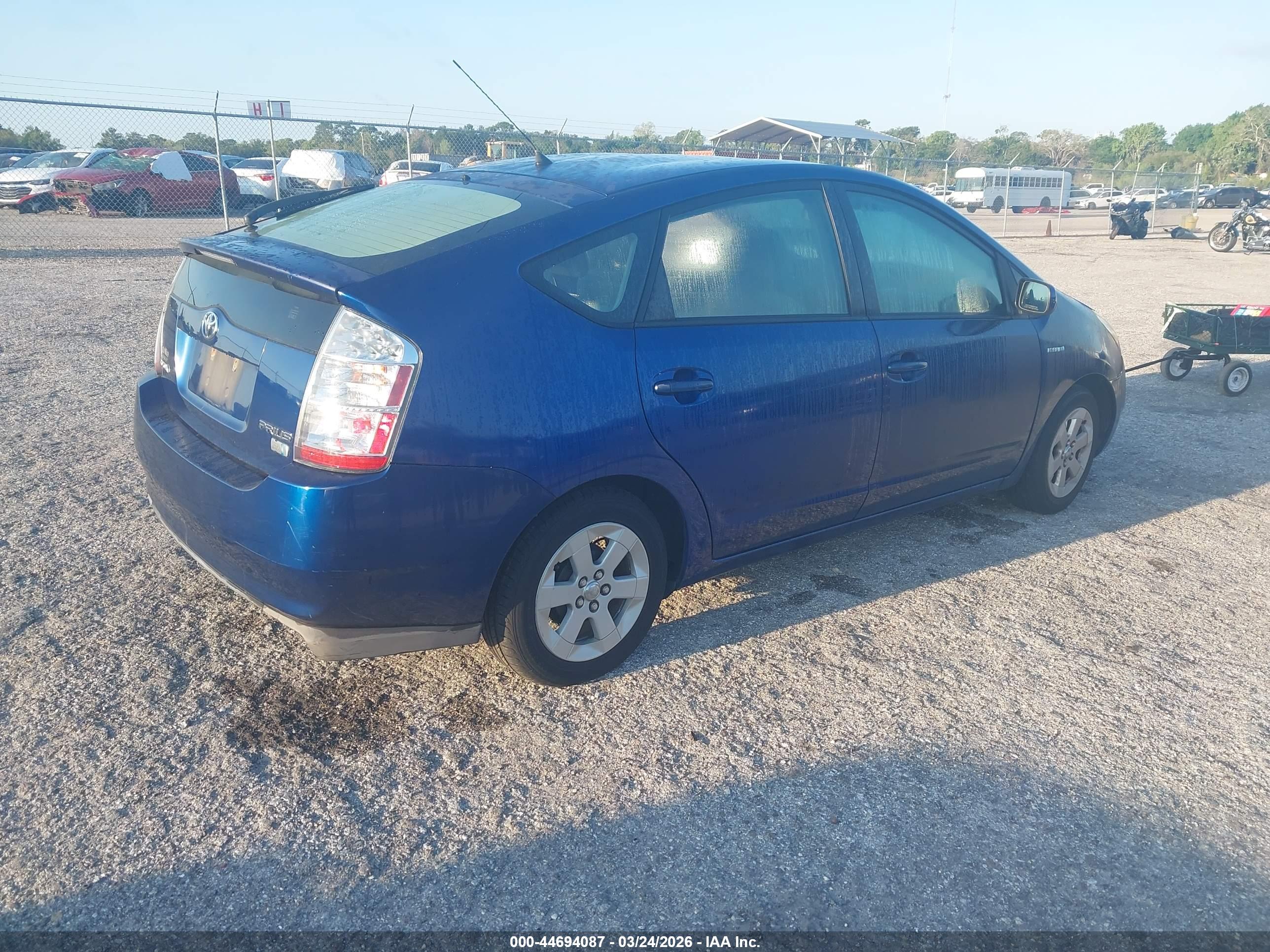 TOYOTA PRIUS image 4