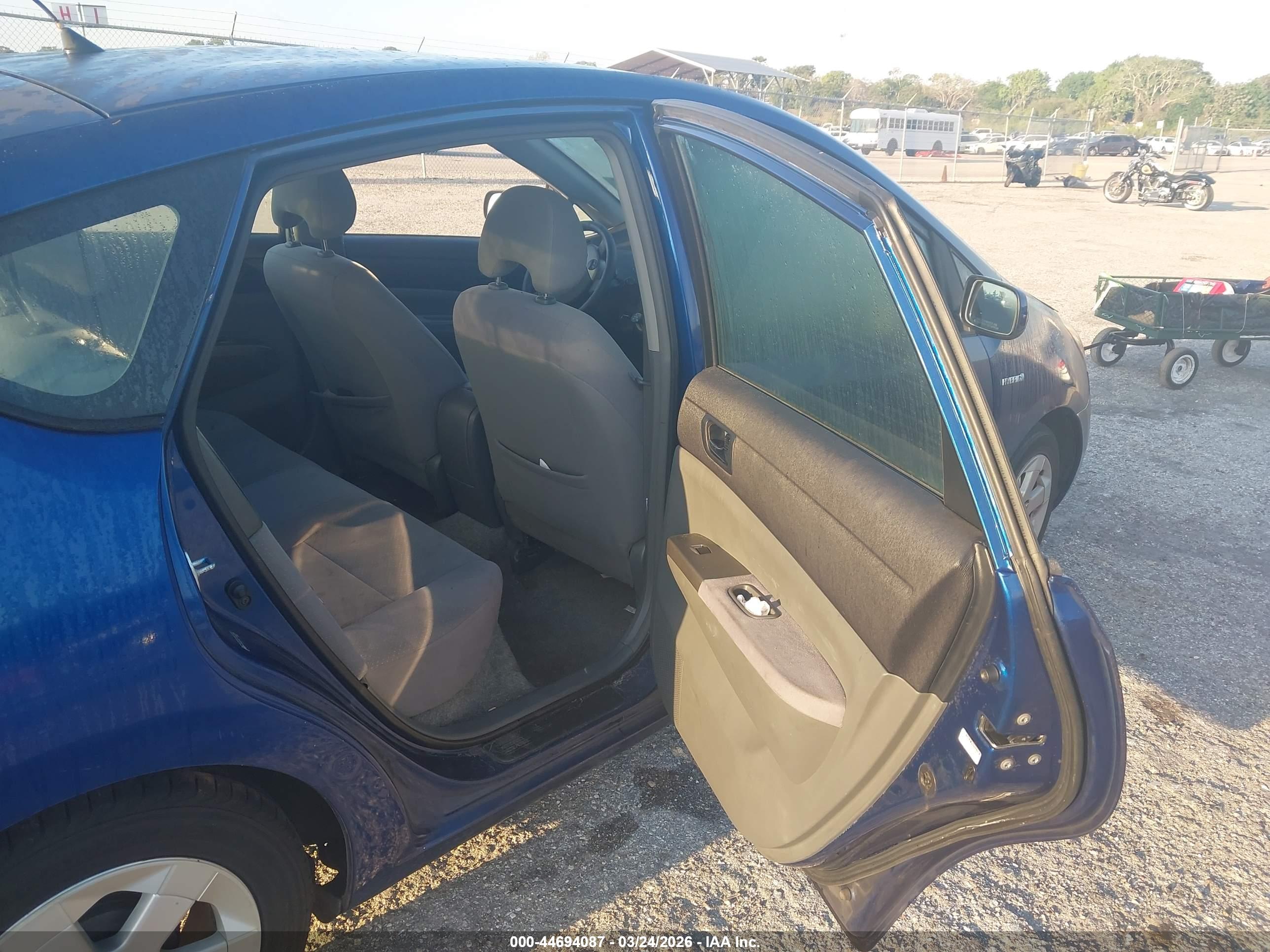 TOYOTA PRIUS image 8