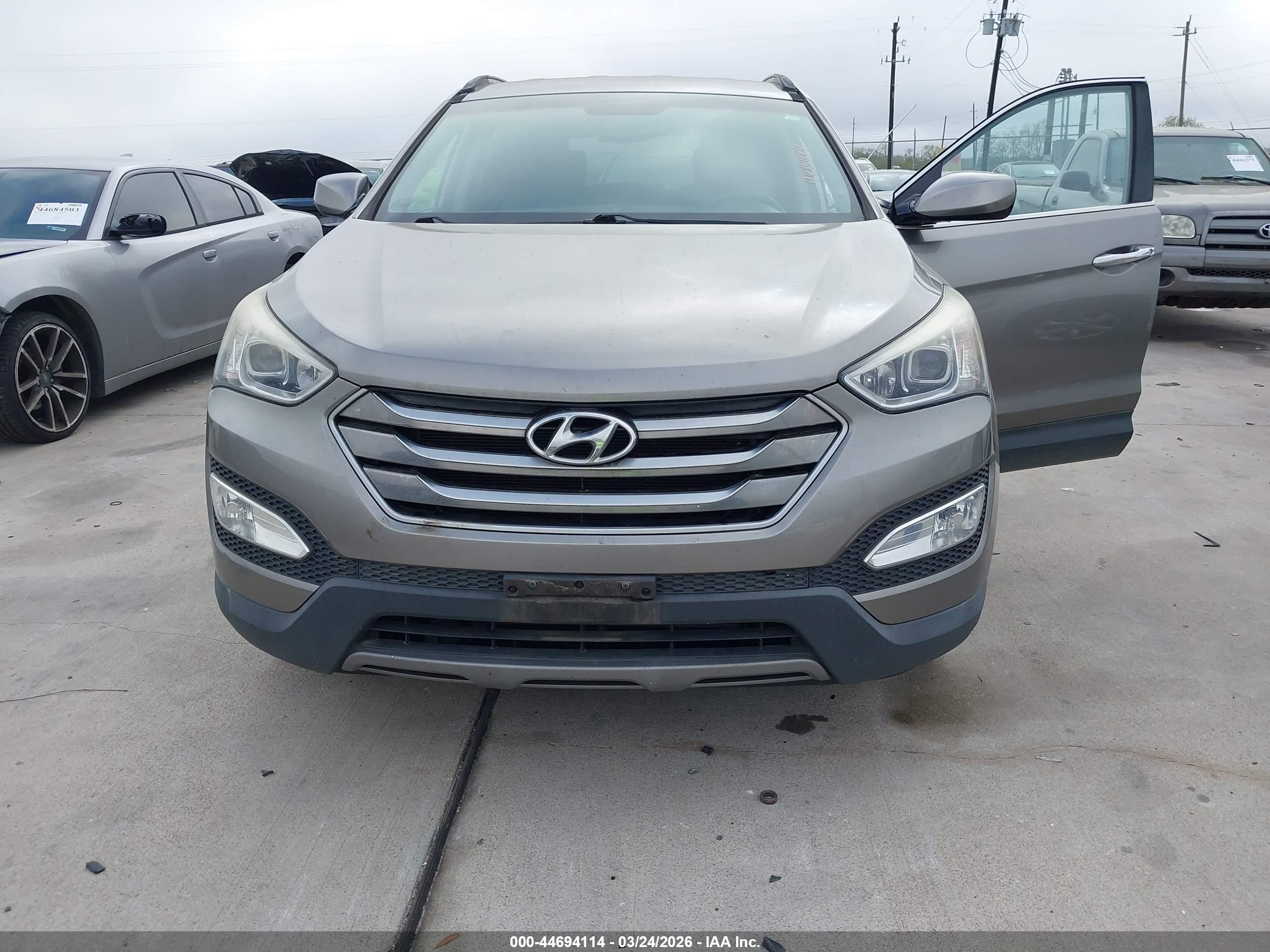 HYUNDAI SANTA image 6