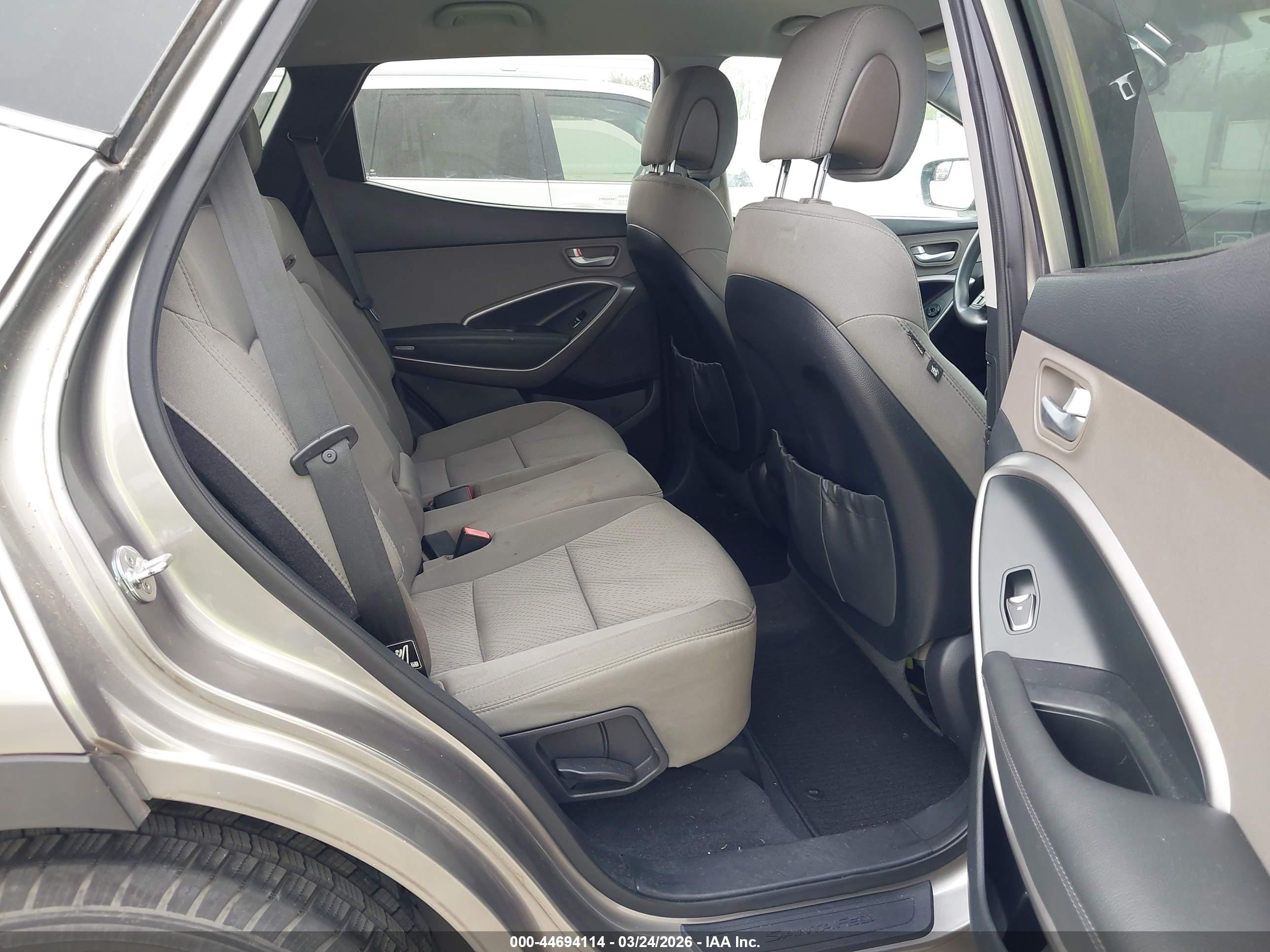 HYUNDAI SANTA image 8