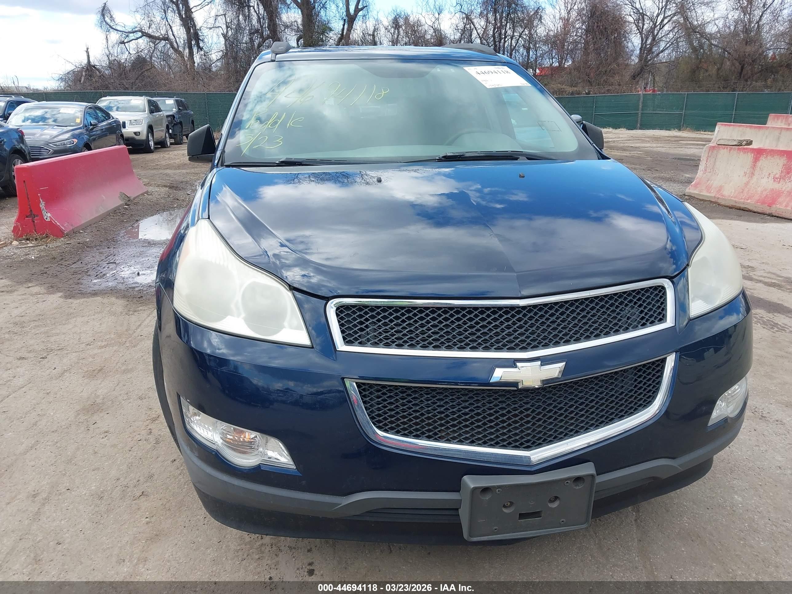 CHEVROLET TRAVERSE image 6