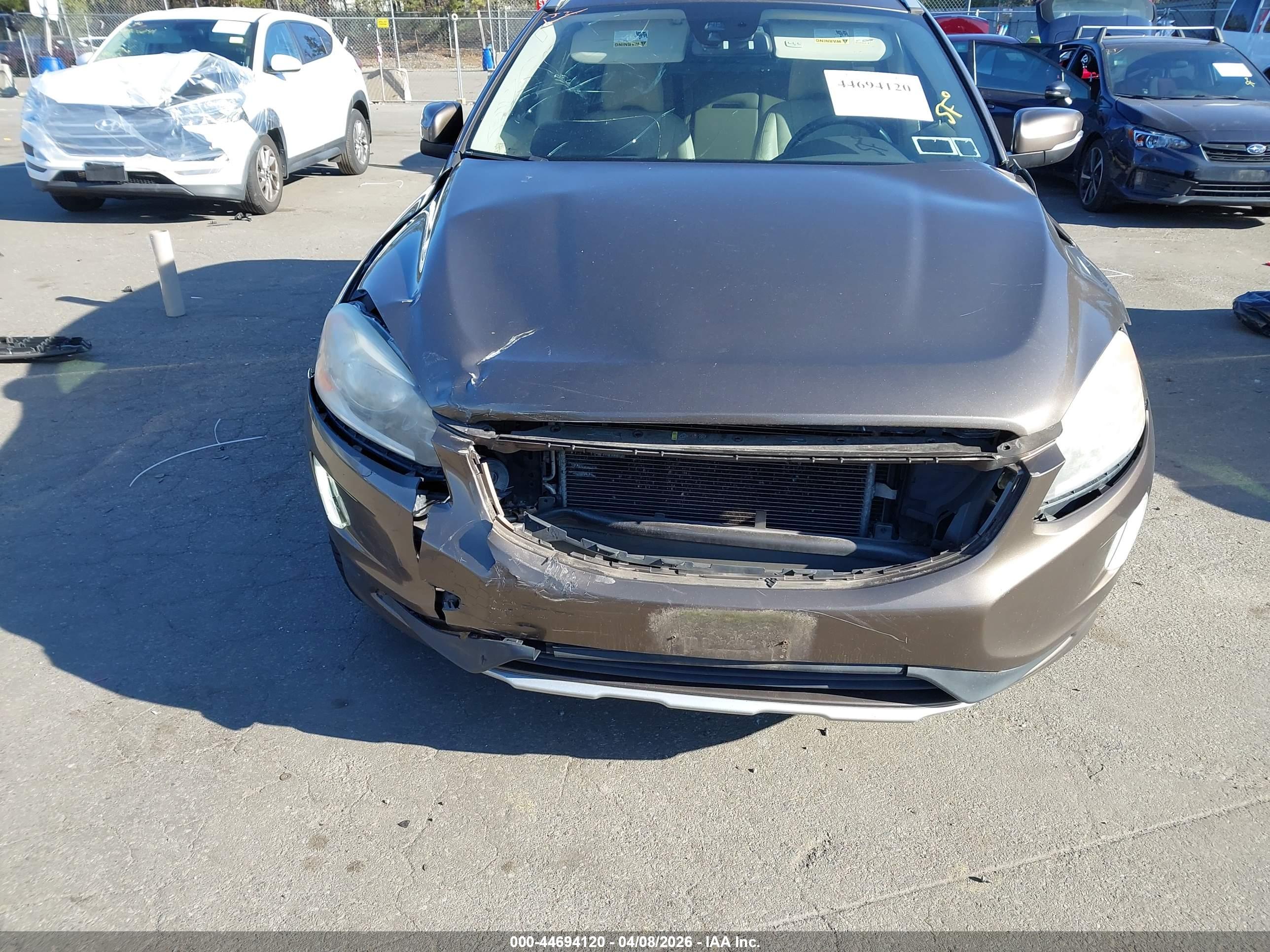 VOLVO XC60 image 6