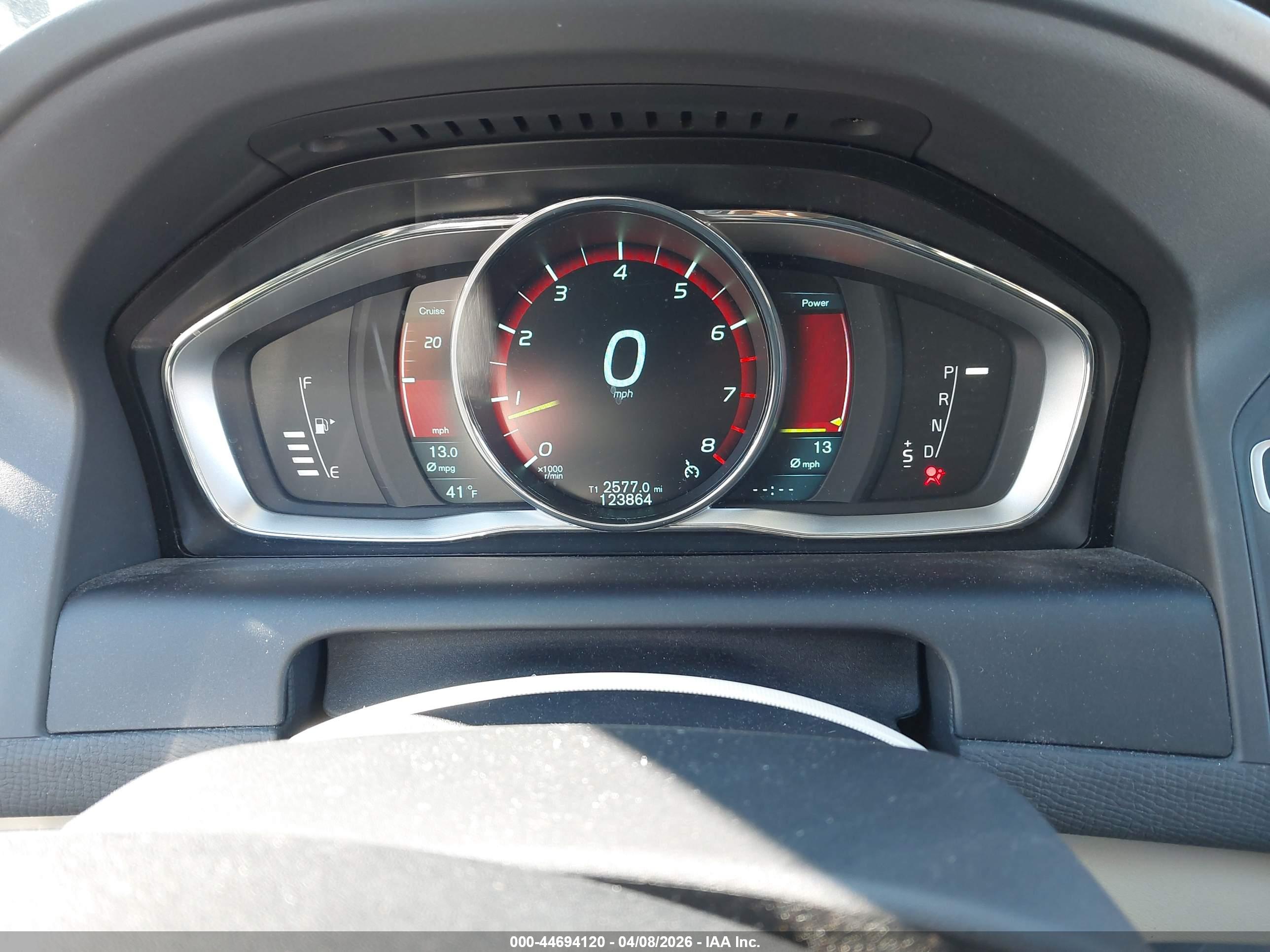 VOLVO XC60 image 7