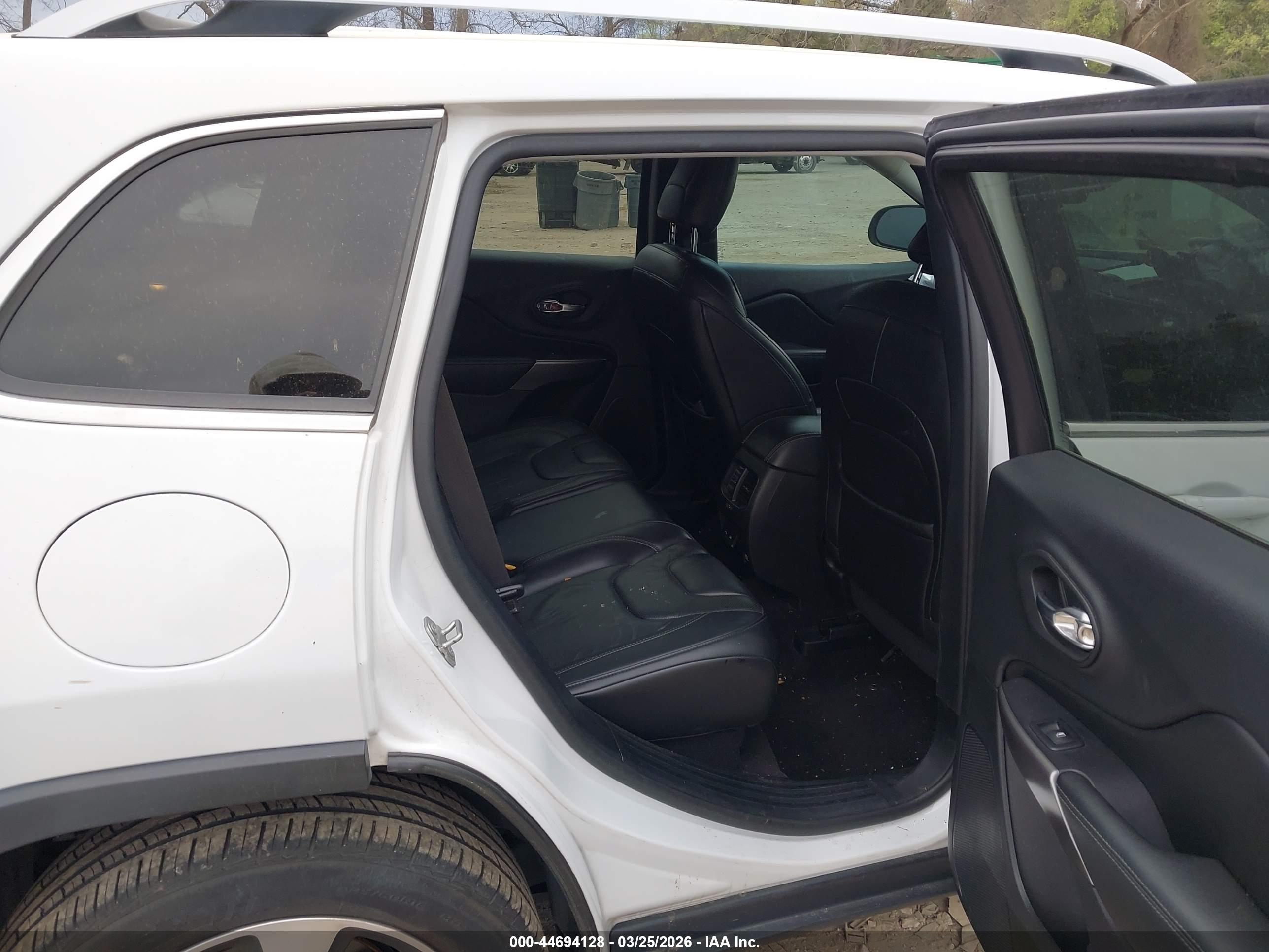 JEEP CHEROKEE image 8