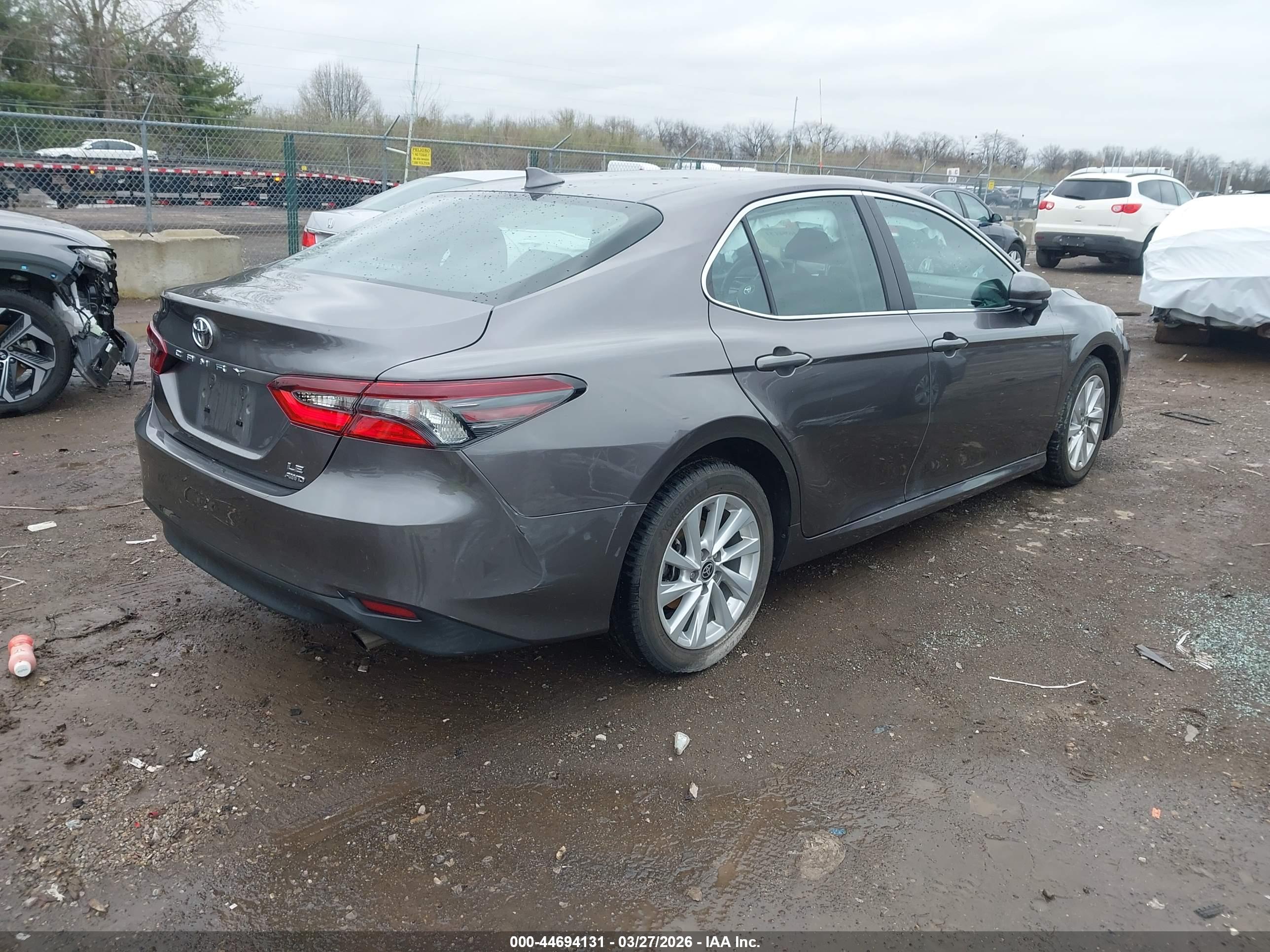 TOYOTA CAMRY image 4