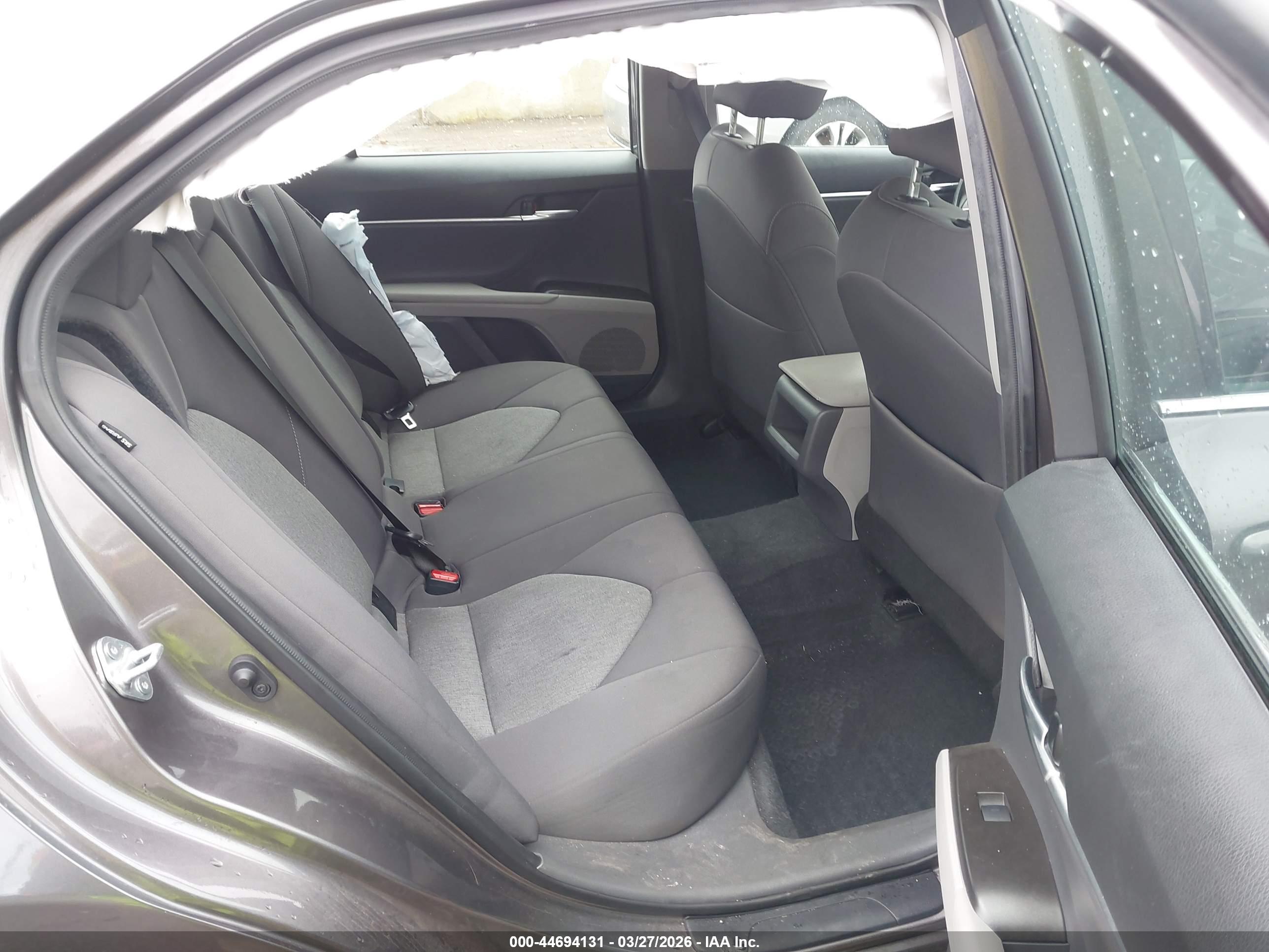 TOYOTA CAMRY image 8
