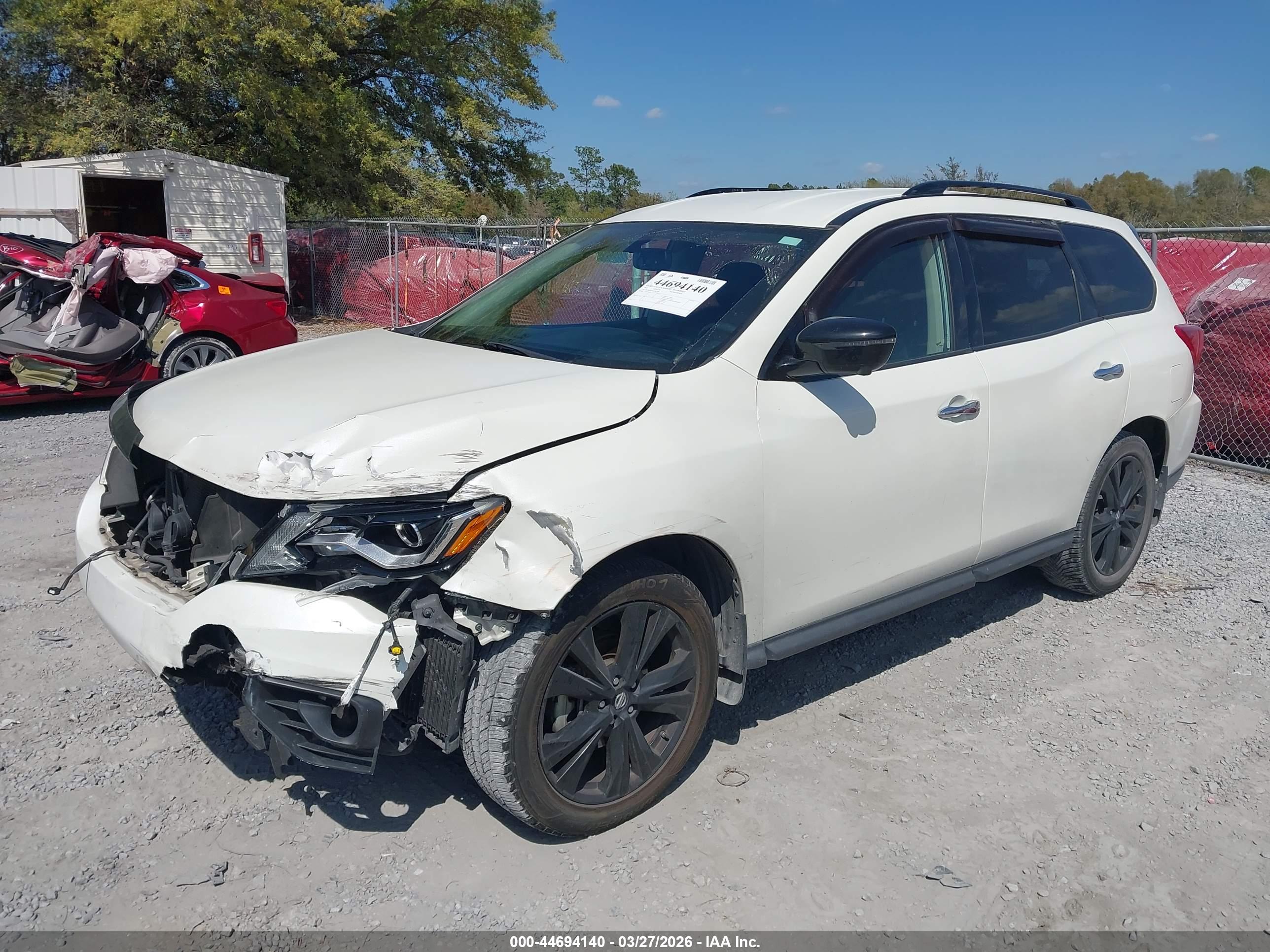 NISSAN PATHFINDER image 2