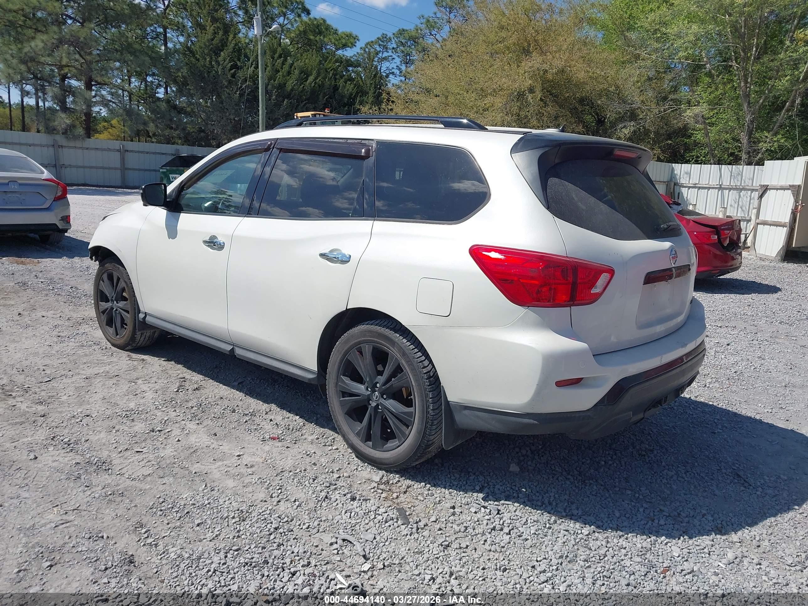 NISSAN PATHFINDER image 3