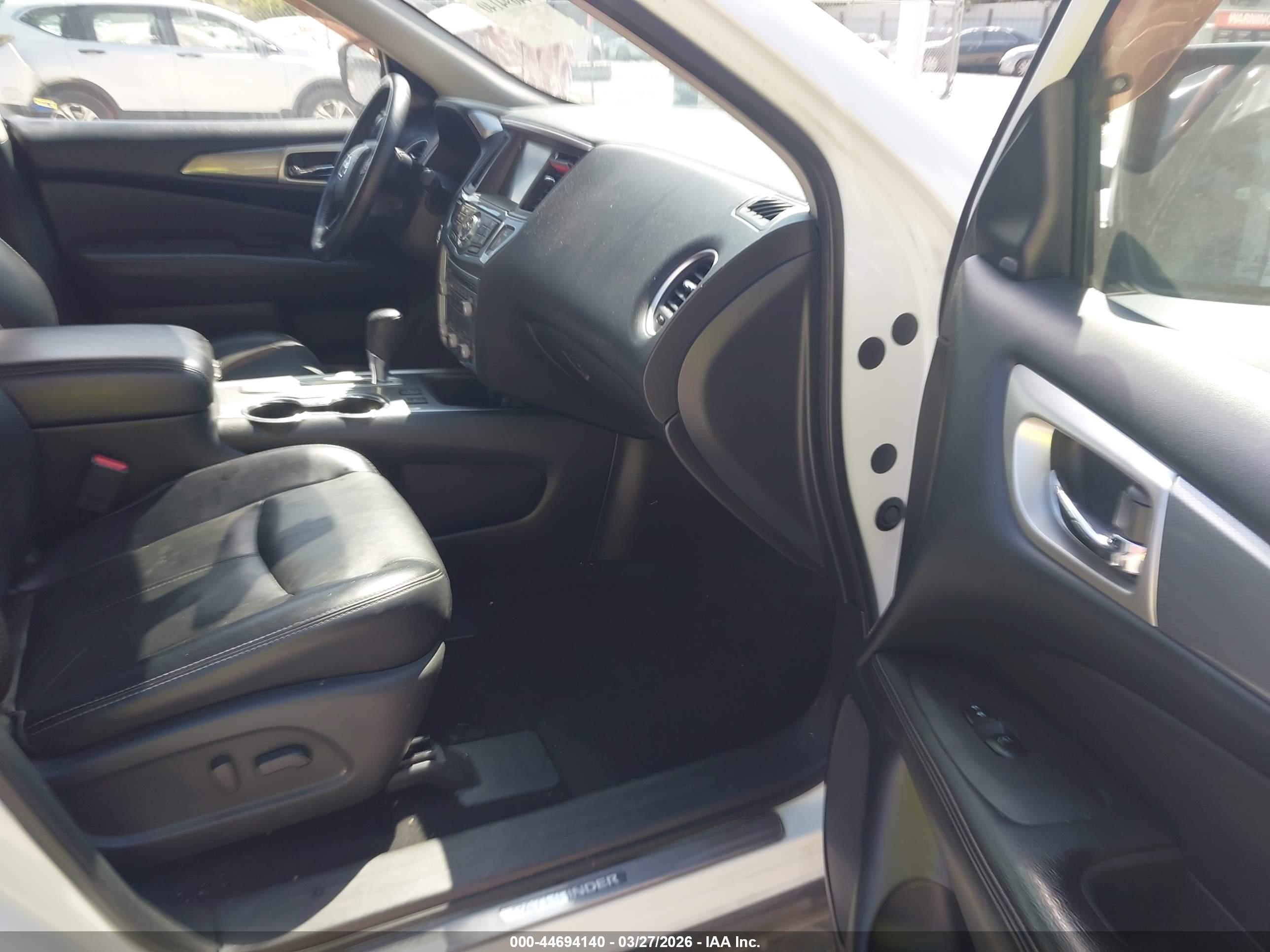 NISSAN PATHFINDER image 5