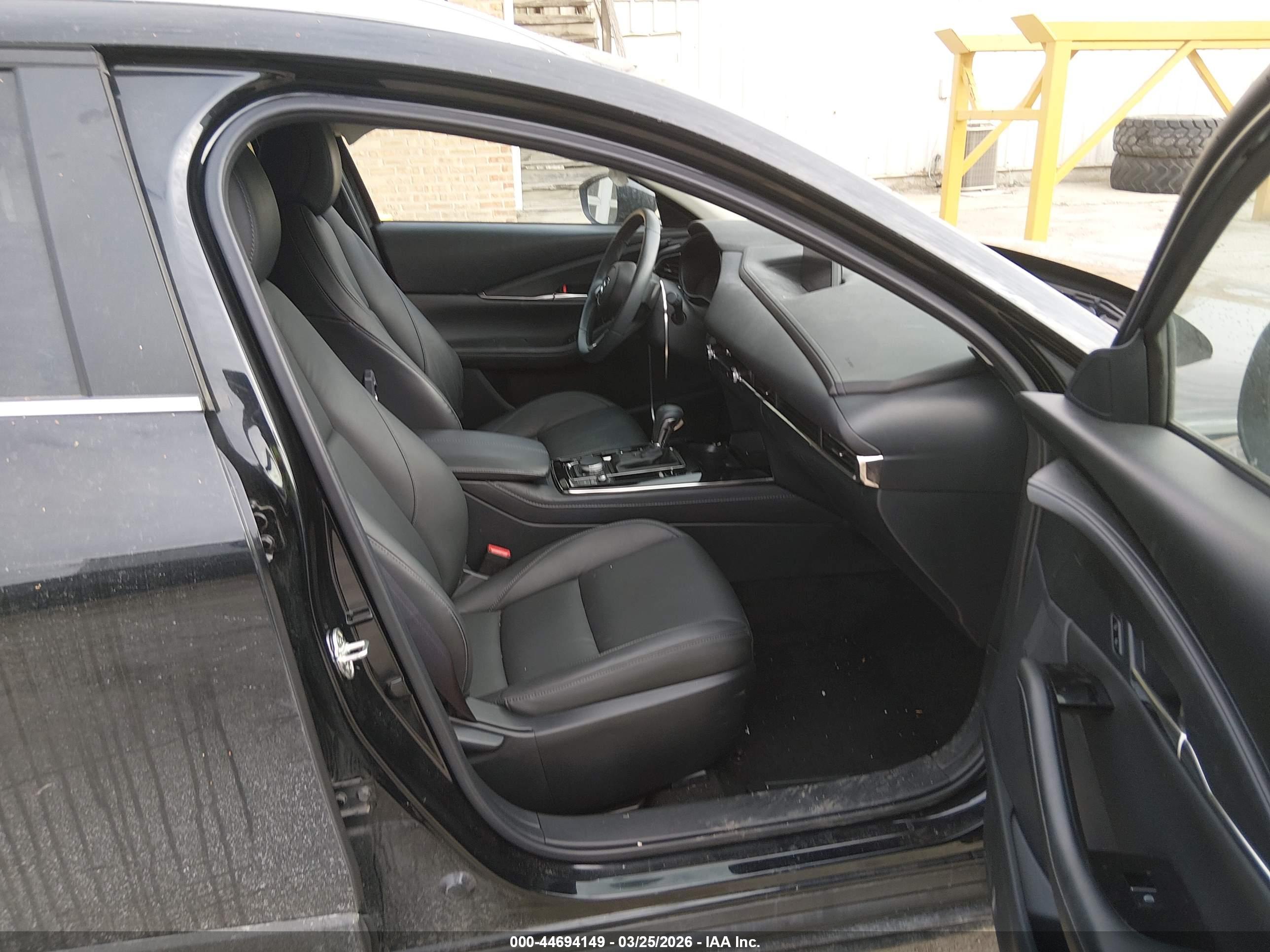 MAZDA CX-30 image 5
