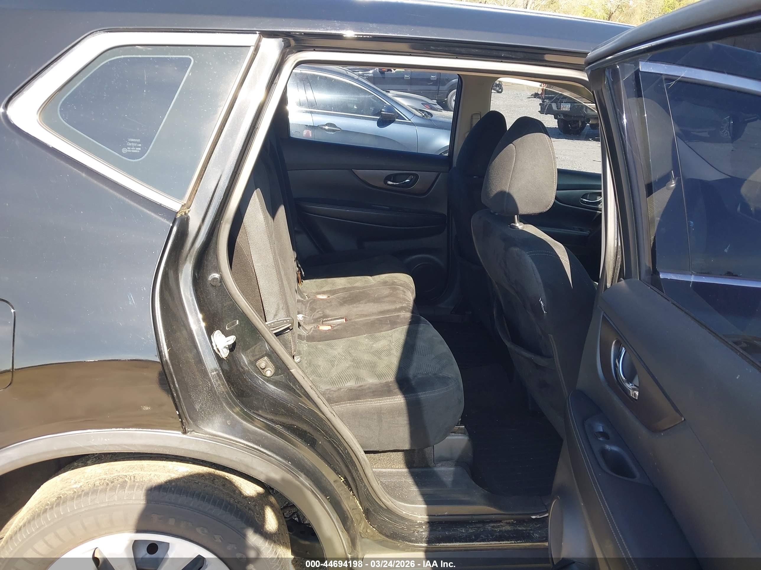 NISSAN ROGUE image 8
