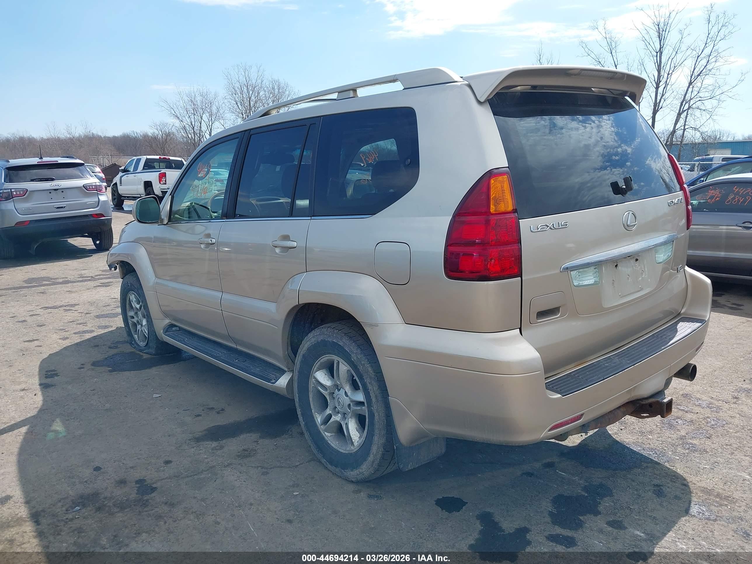 LEXUS GX image 3