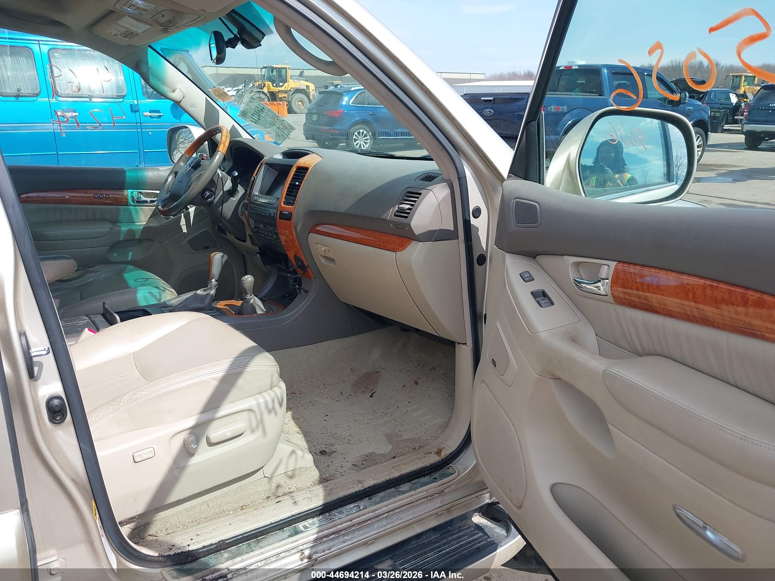 LEXUS GX image 5